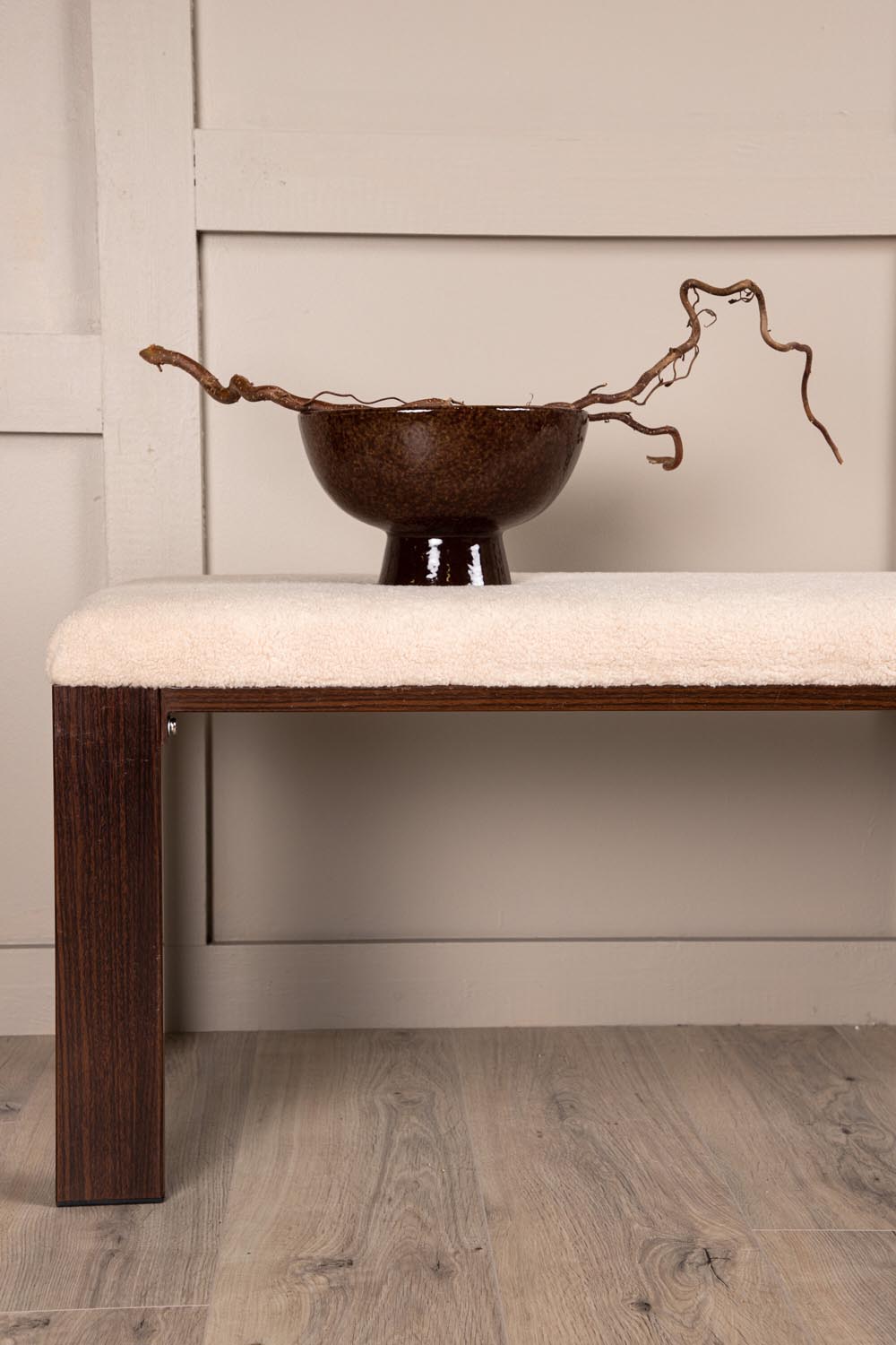 Chester Bank in Weiss präsentiert im Onlineshop von KAQTU Design AG. Sitzbank ist von Venture Home