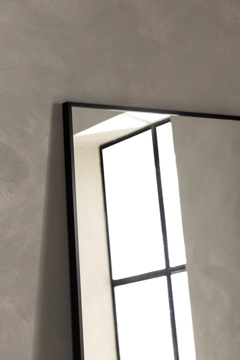 Dalton Spiegel in Schwarz präsentiert im Onlineshop von KAQTU Design AG. Spiegel ist von Venture Home