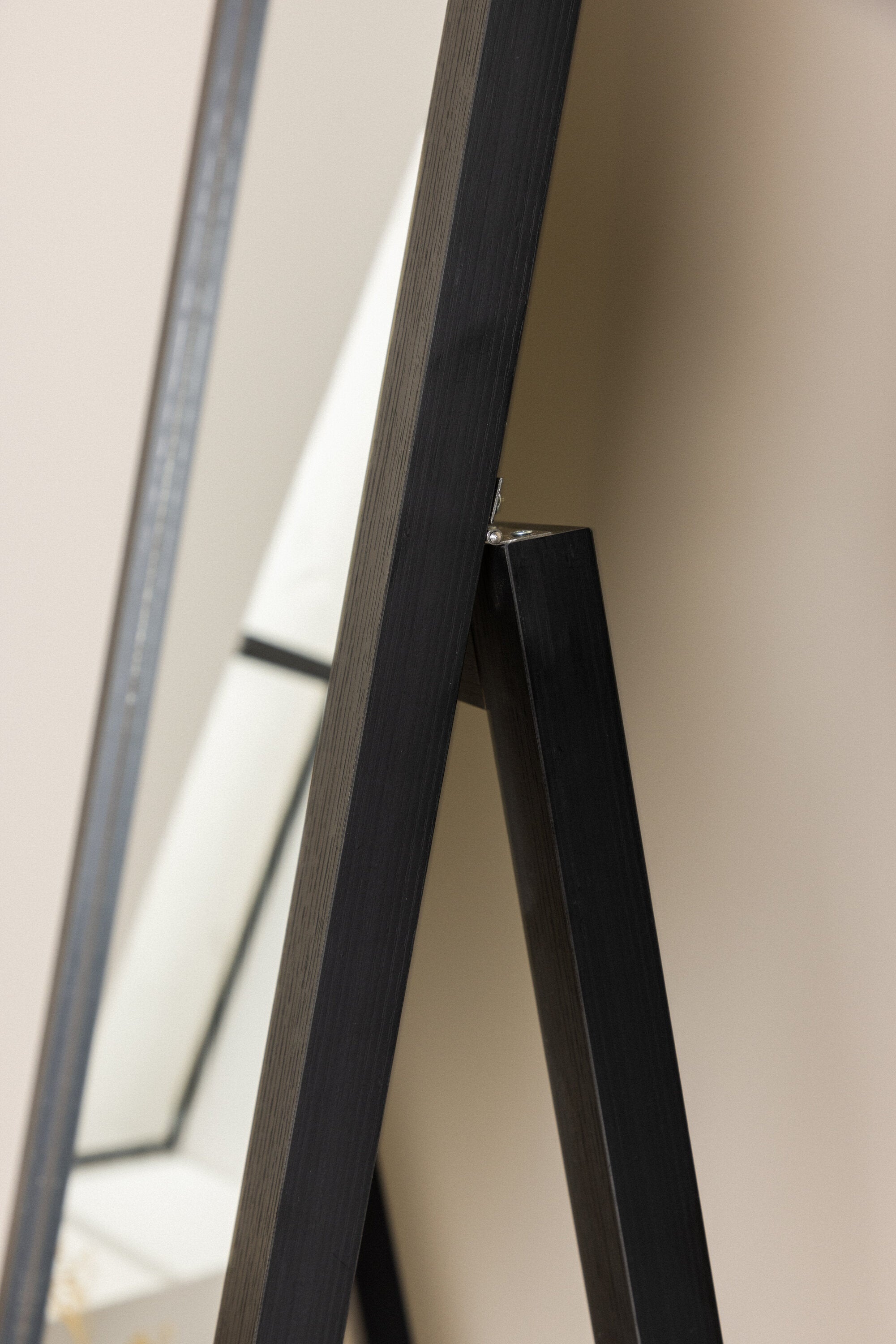 Sebring Spiegel in Schwarz präsentiert im Onlineshop von KAQTU Design AG. Spiegel ist von Venture Home