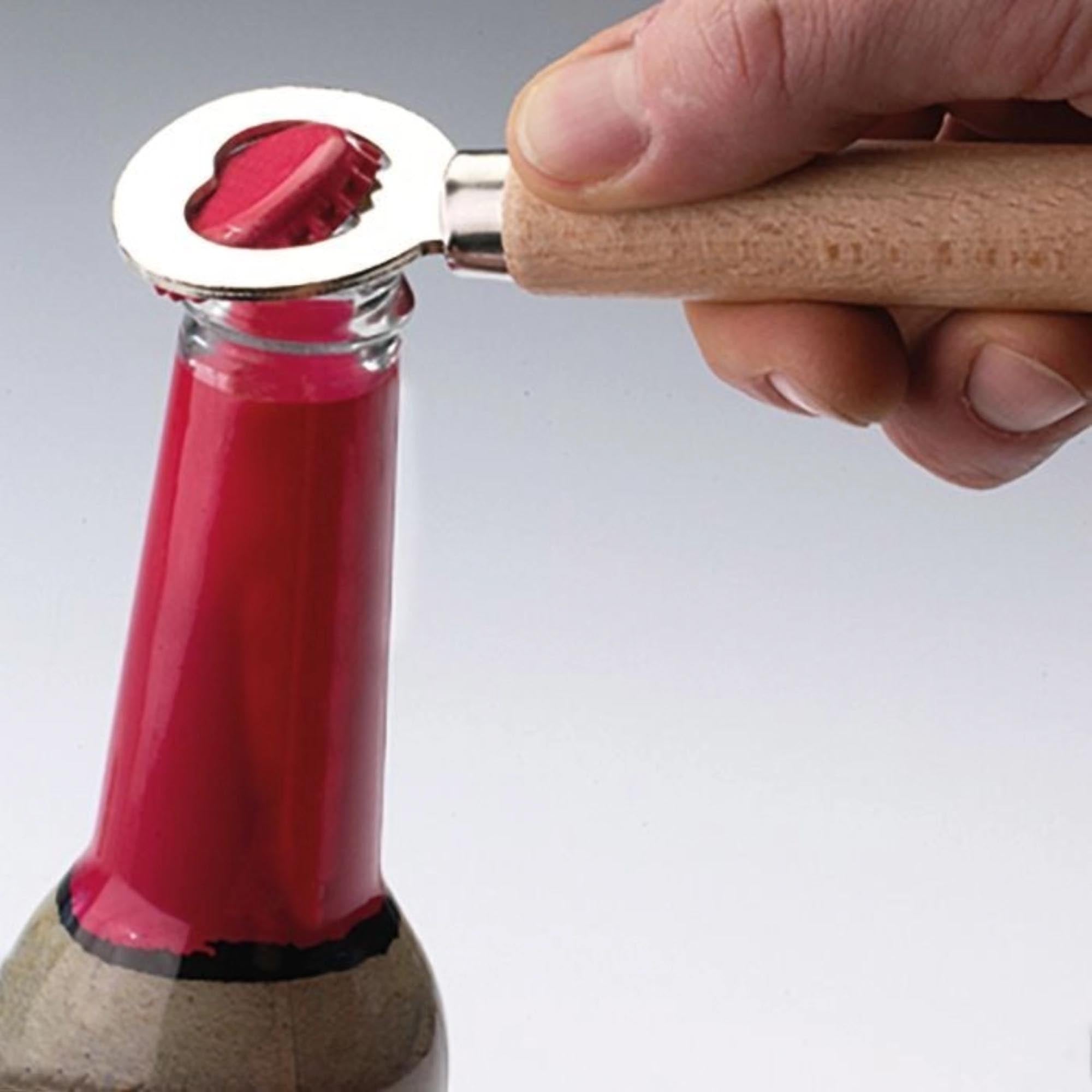 Der Westmark Flaschenöffner Woody kombiniert stilvolles Design mit Funktionalität und ermöglicht ein einfaches Öffnen von Flaschen.