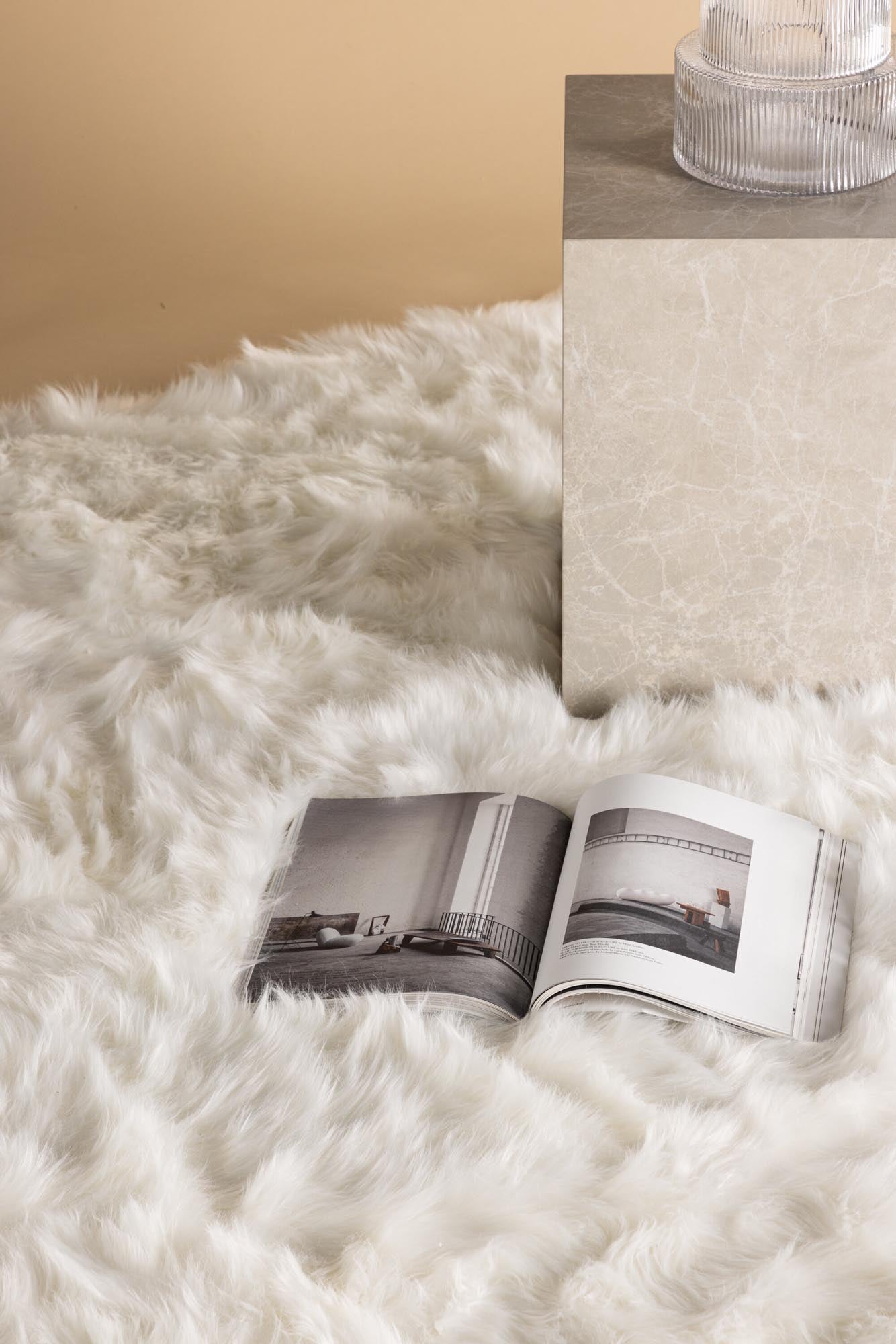 Katy Decke von Venture Home: Stilvolle Behaglichkeit für Ihr Heim.