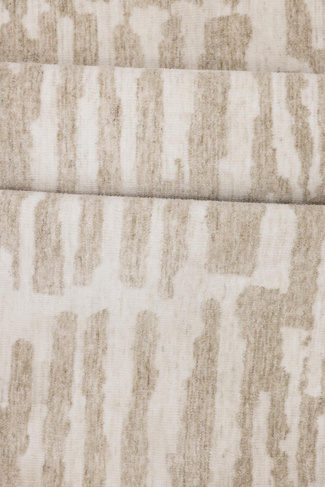 Milos Teppich in Beige präsentiert im Onlineshop von KAQTU Design AG. Teppich ist von Venture Home