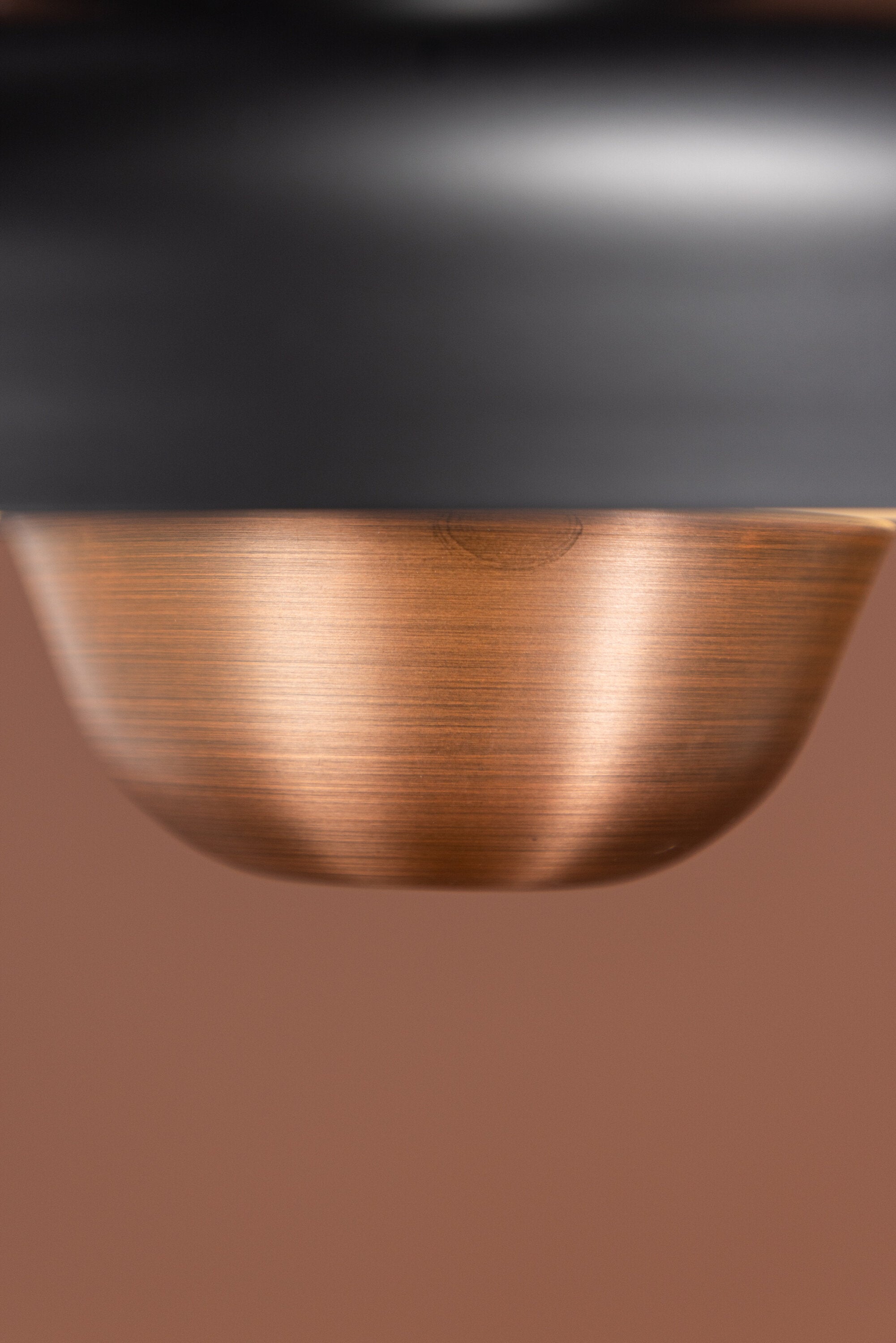 Högbyn Pendelleuchte in Schwarz präsentiert im Onlineshop von KAQTU Design AG. Pendelleuchte ist von Venture Home