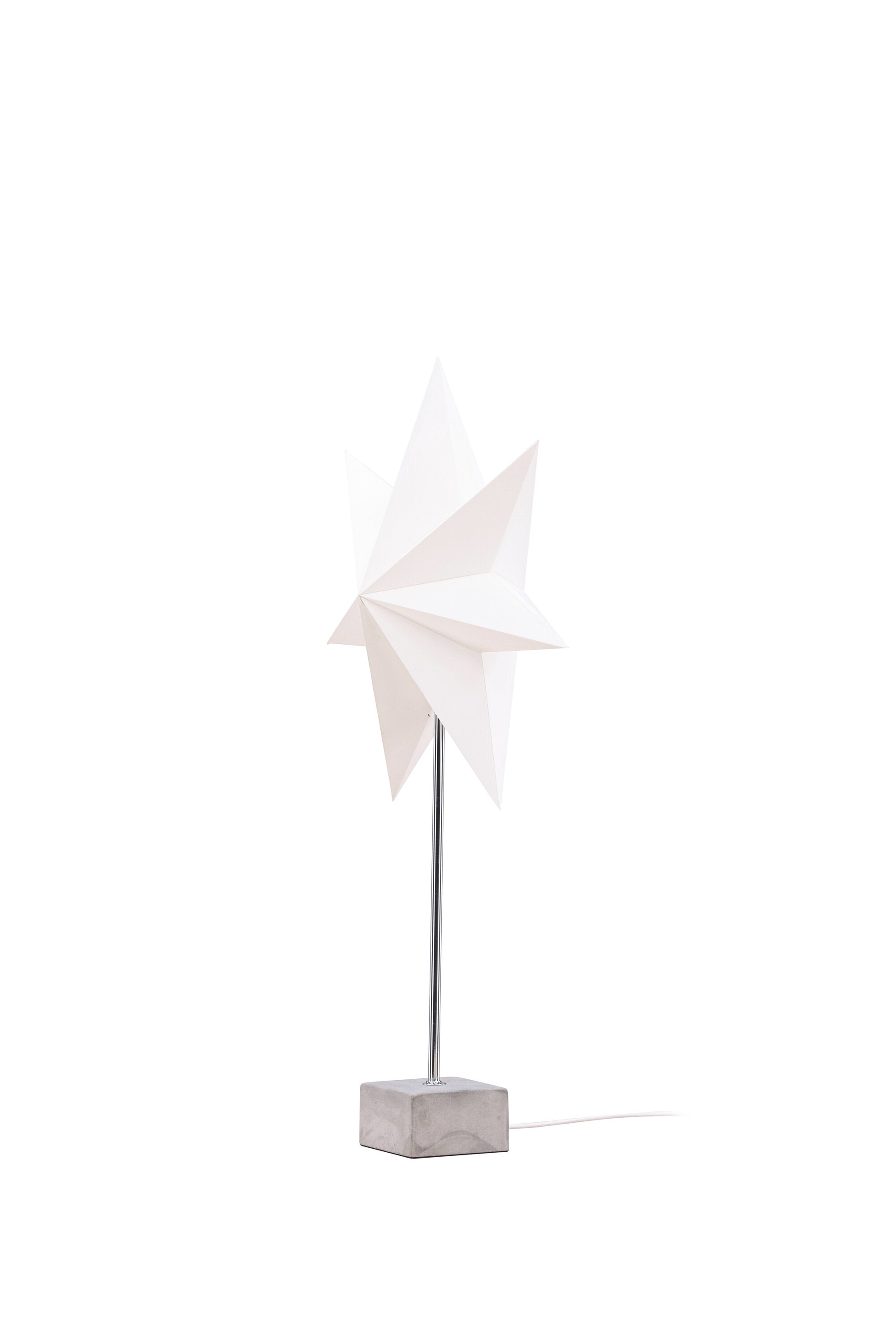 Grövelfjäll Tischlampe in Weiss präsentiert im Onlineshop von KAQTU Design AG. Weihnachtszubehör ist von Venture Home
