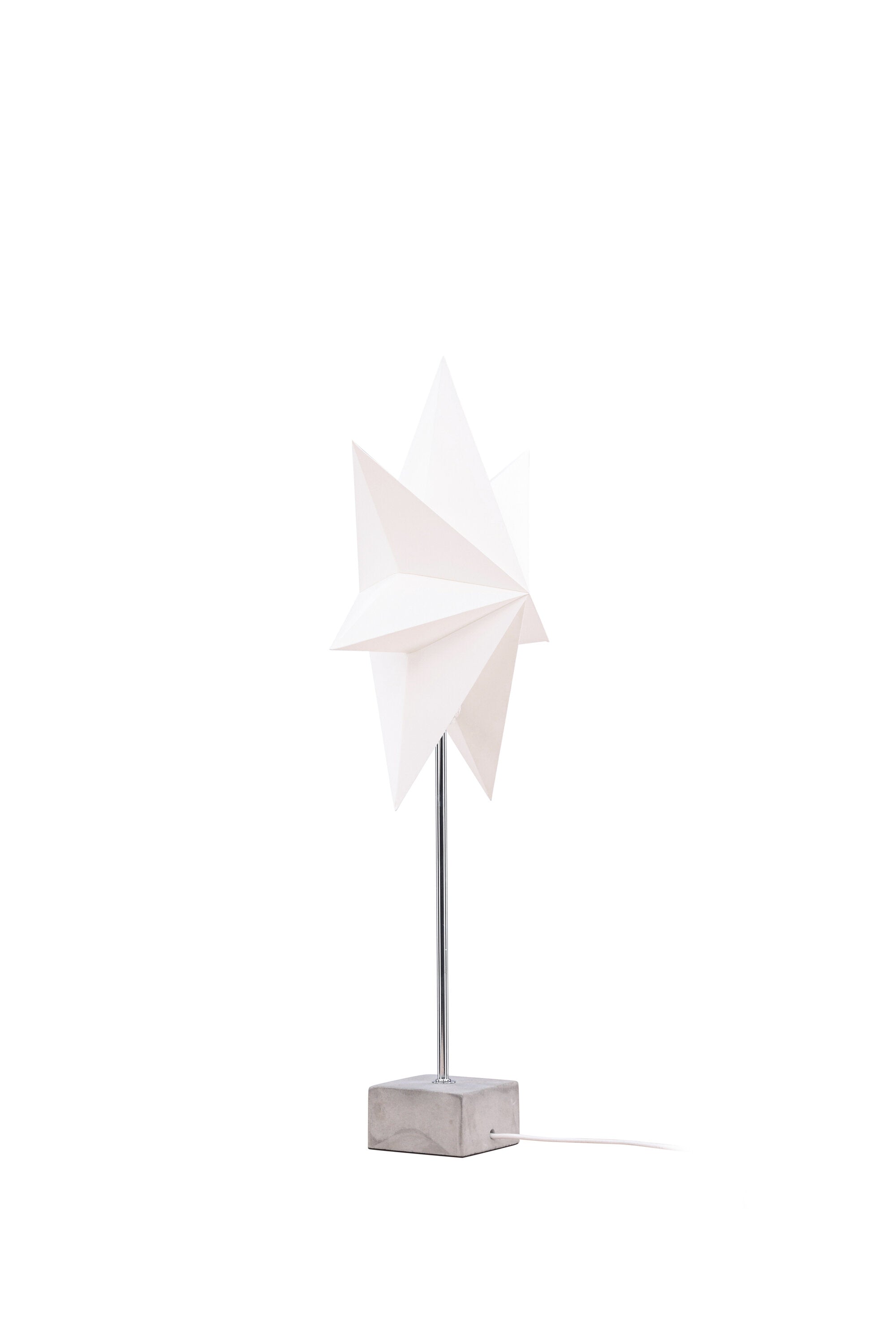 Grövelfjäll Tischlampe in Weiss präsentiert im Onlineshop von KAQTU Design AG. Weihnachtszubehör ist von Venture Home