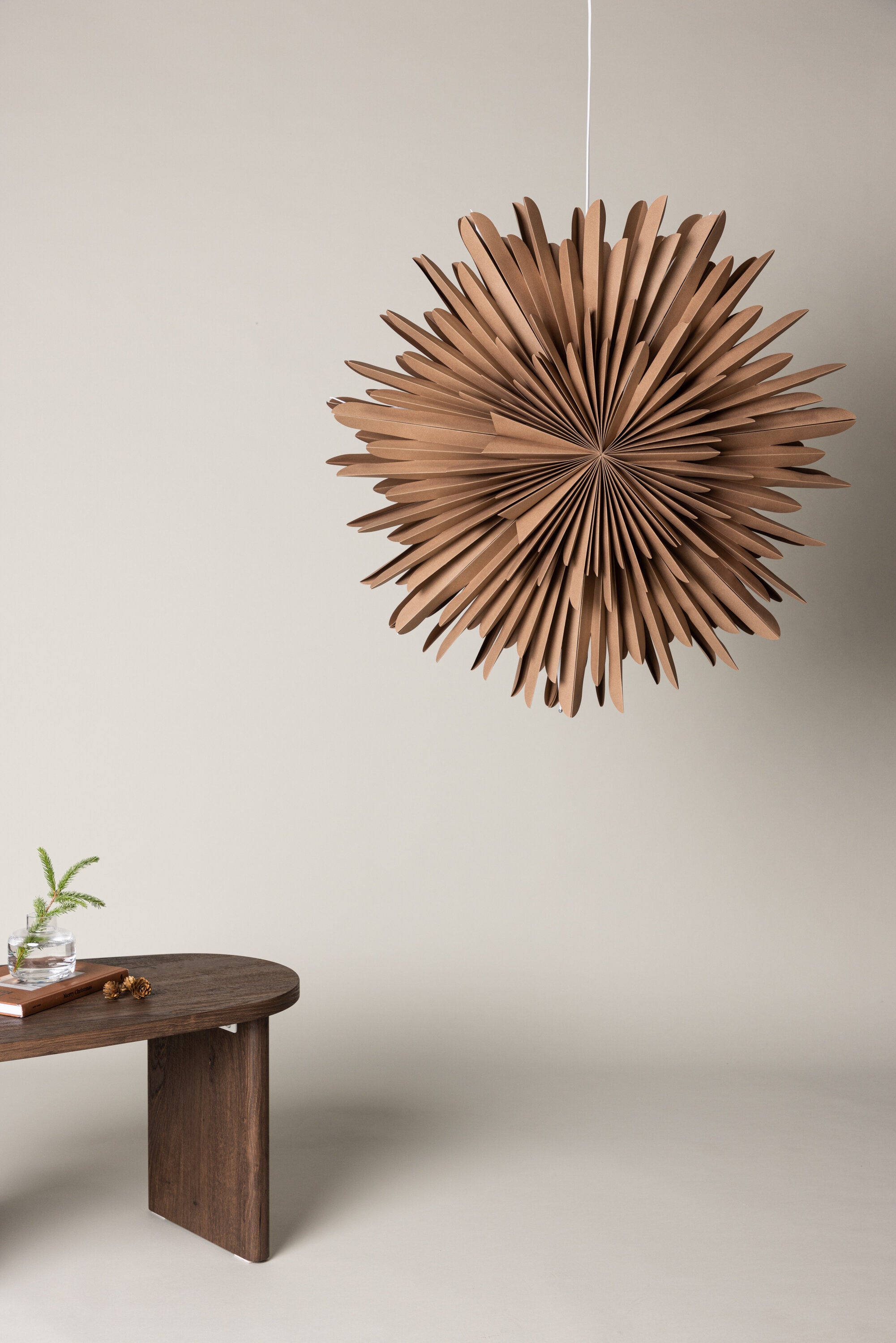 Siegel Pendelleuchte in Braun präsentiert im Onlineshop von KAQTU Design AG. Weihnachtszubehör ist von Venture Home