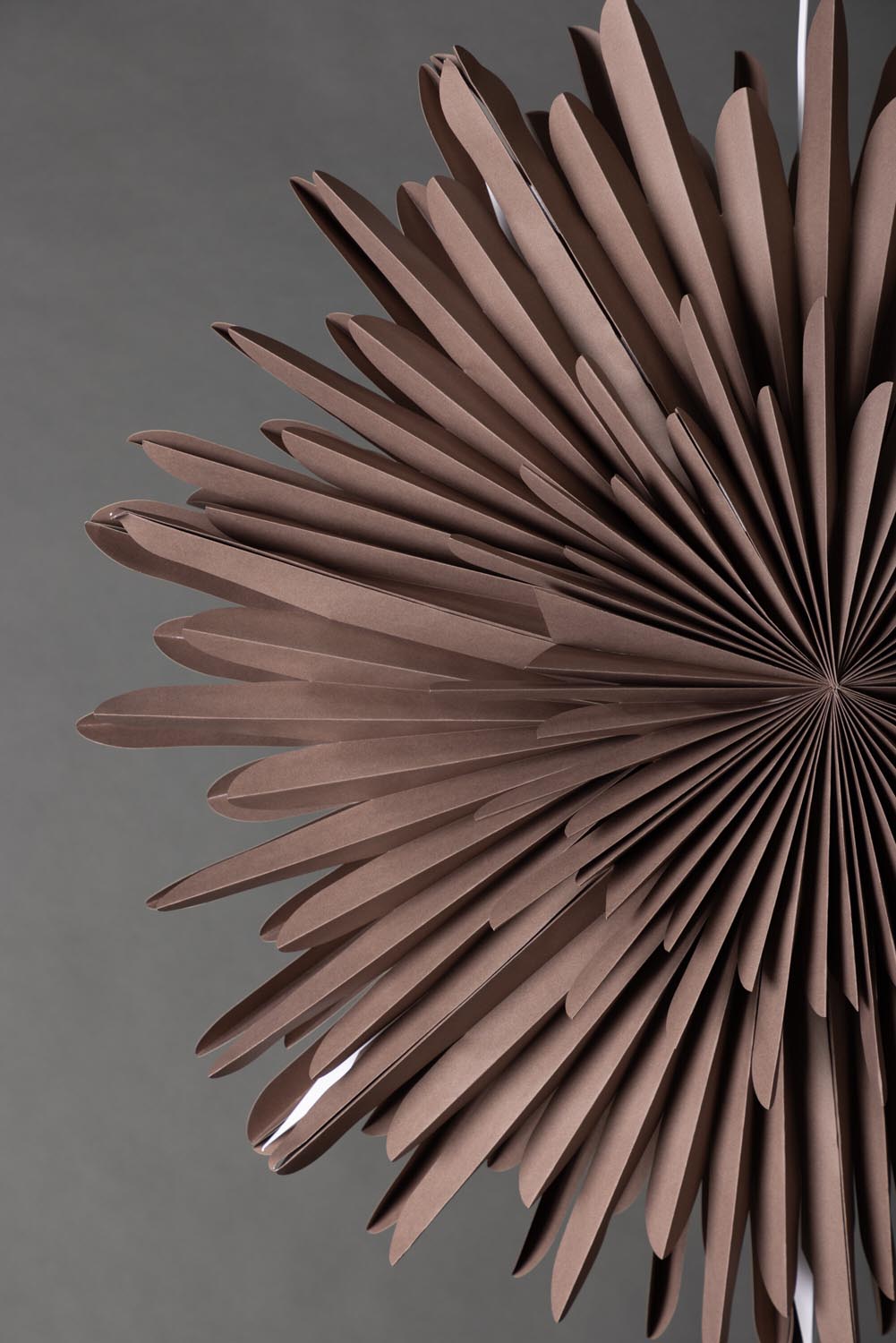 Siegel Pendelleuchte in Greige präsentiert im Onlineshop von KAQTU Design AG. Weihnachtszubehör ist von Venture Home