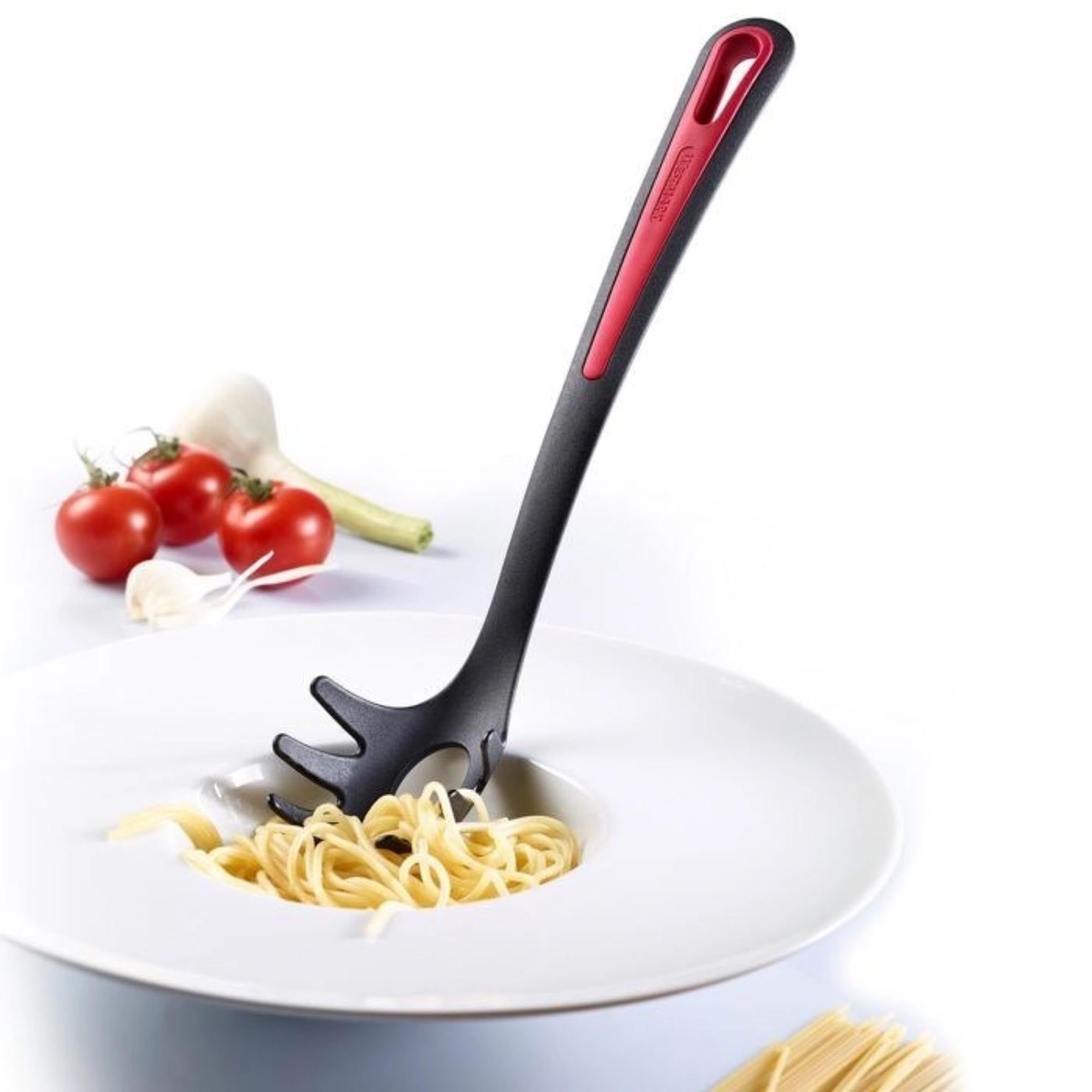 Der Spaghettilöffel Gallant Plus von Westmark: Ideal für Pasta, robust, ergonomisch geformt und spülmaschinengeeignet.
