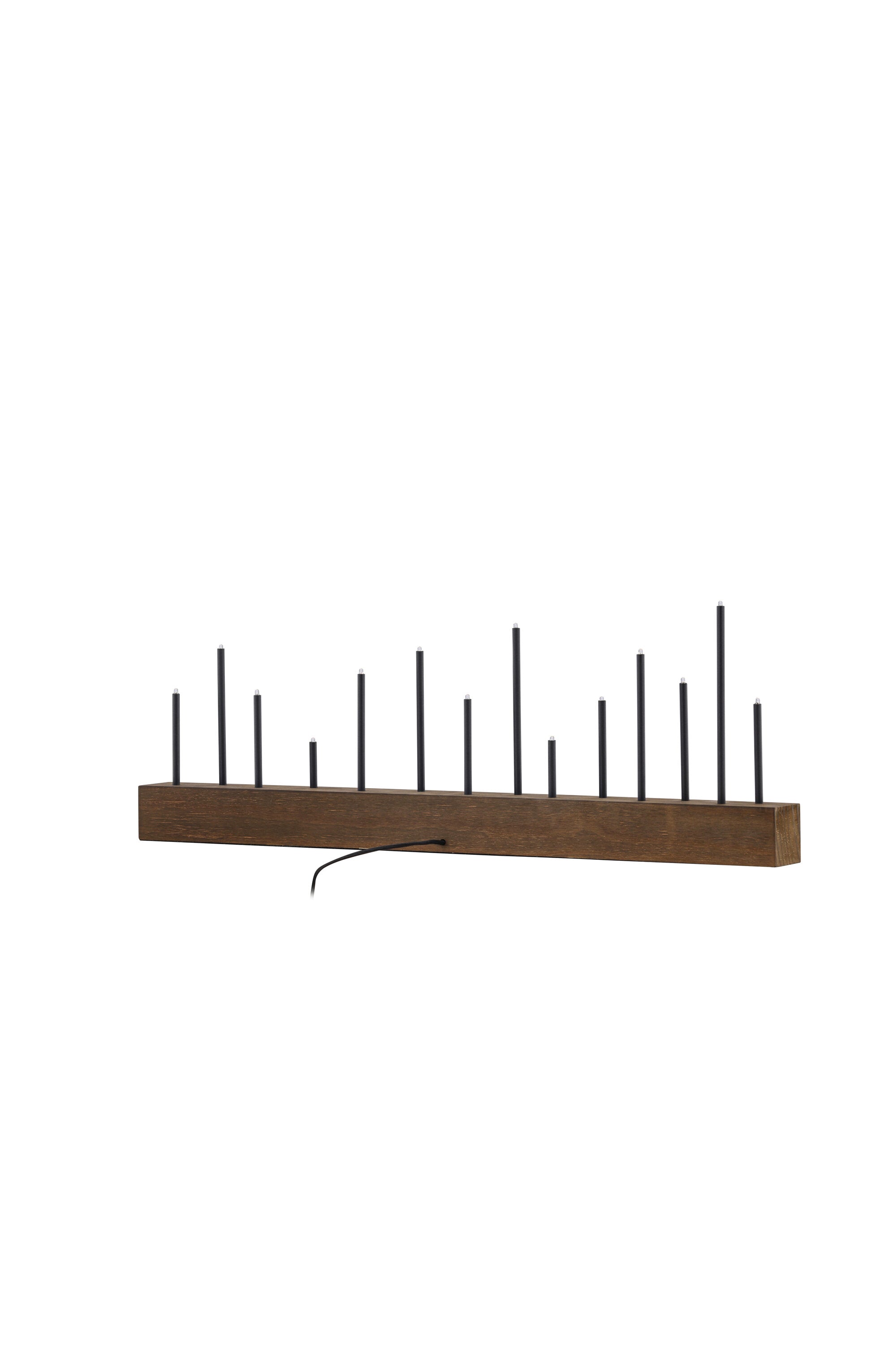Kungsberget Tischlampe in Nussbaum präsentiert im Onlineshop von KAQTU Design AG. Weihnachtszubehör ist von Venture Home