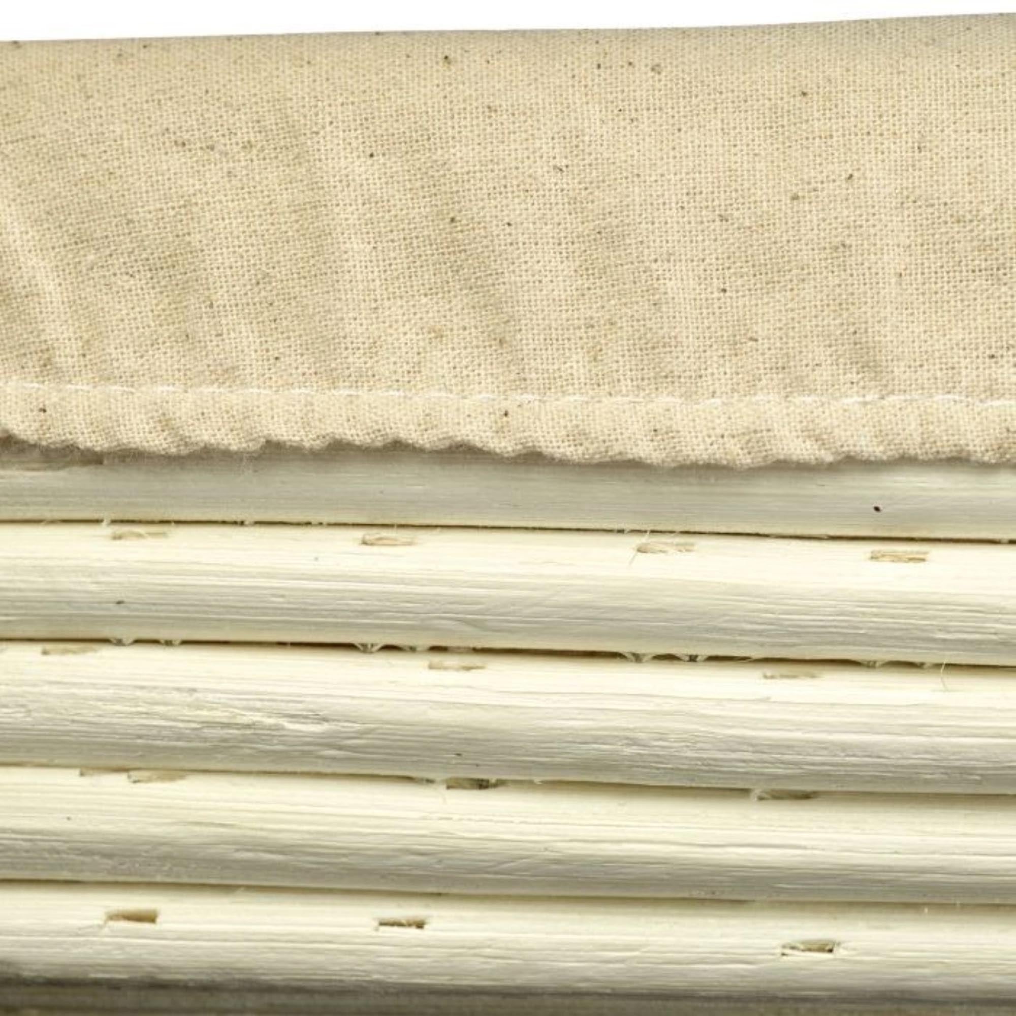 Beiger ovaler Bezug von Westmark, passend für kleine Körbchen, stilvoll und hochwertig, ideal für eine elegante Präsentation.