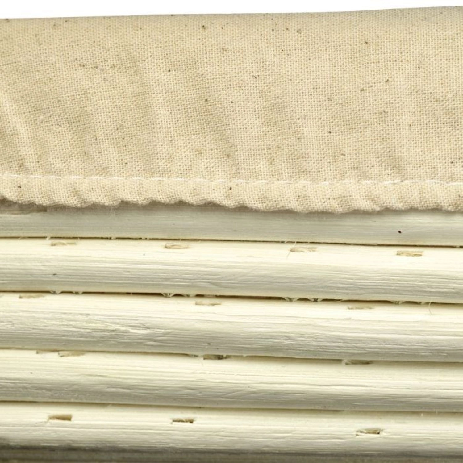 Eleganter, beiger Bezug für kleine ovale Körbchen von Westmark, ideal für eine ansprechende Kücheneinrichtung und pflegeleicht im Alltag.