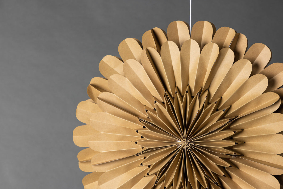 Järvsön Pendelleuchte in Braun präsentiert im Onlineshop von KAQTU Design AG. Pendelleuchte ist von Venture Home