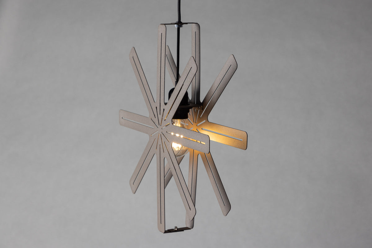 Säfsen Pendelleuchte in Mokka präsentiert im Onlineshop von KAQTU Design AG. Pendelleuchte ist von Venture Home