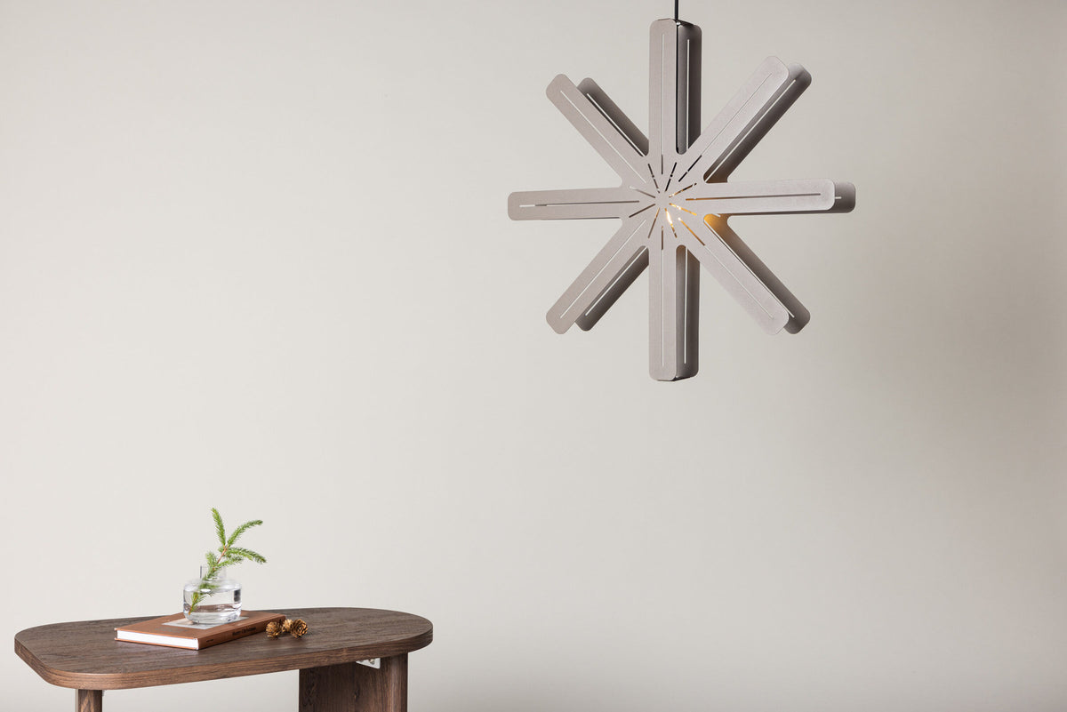 Säfsen Pendelleuchte in Mokka präsentiert im Onlineshop von KAQTU Design AG. Pendelleuchte ist von Venture Home