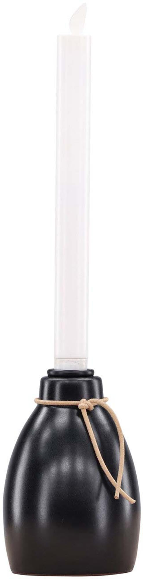 Eleganter Ulricehamn Kerzenhalter von Venture Home: Hochwertiger Kunststoff, warmes Licht, vielseitig einsetzbar für gemütliche Akzente in jedem Raum.