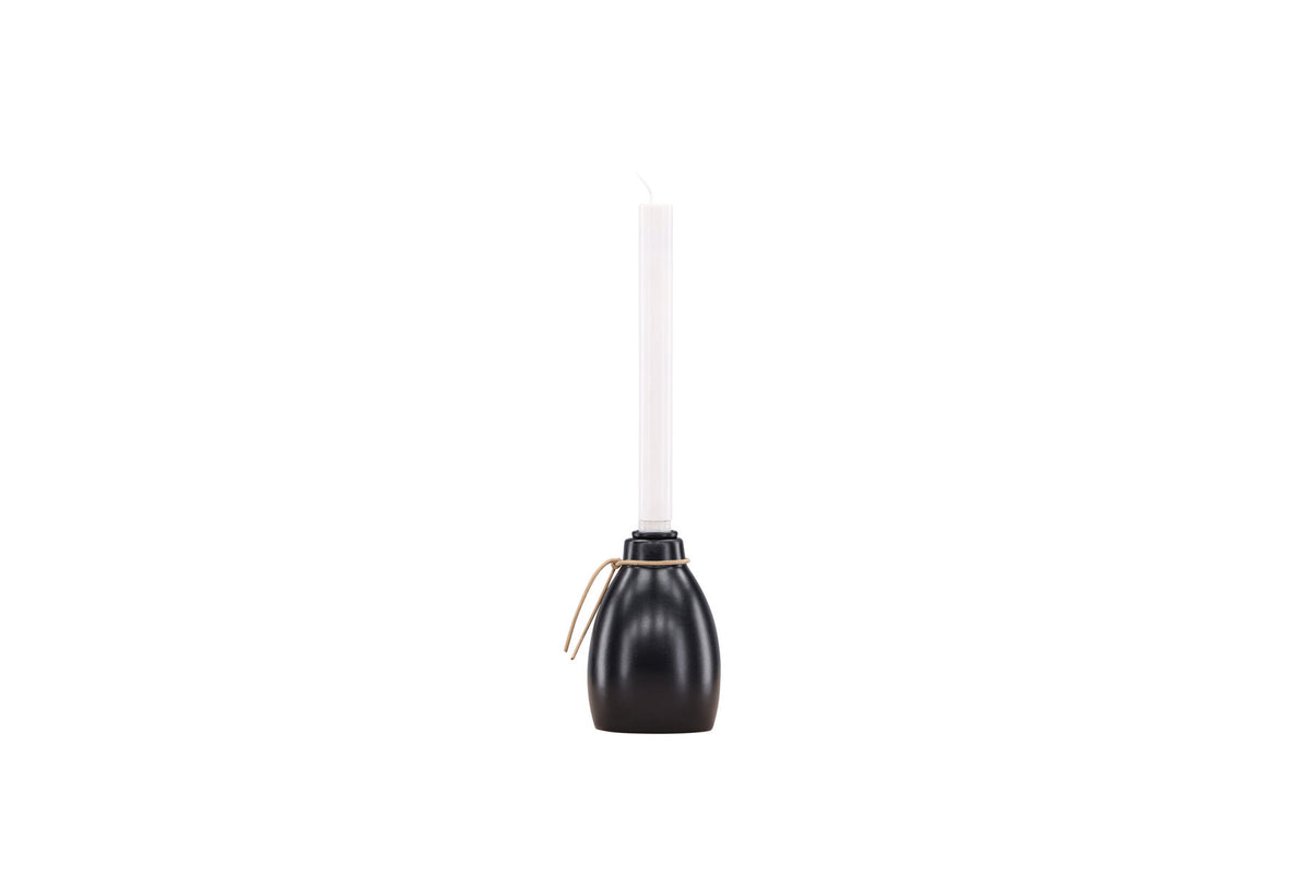 Ulricehamn Kerzenhalter in Schwarz präsentiert im Onlineshop von KAQTU Design AG. Kerzenständer ist von Venture Home