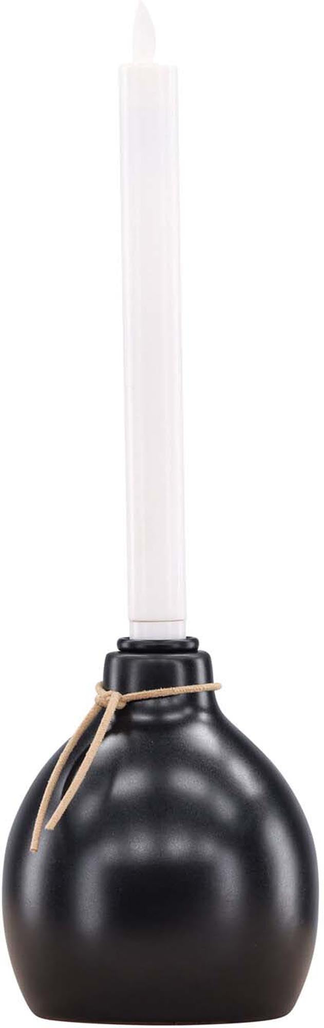 Ulricehamn Kerzenhalter: Minimalistisches Design für moderne Räume.