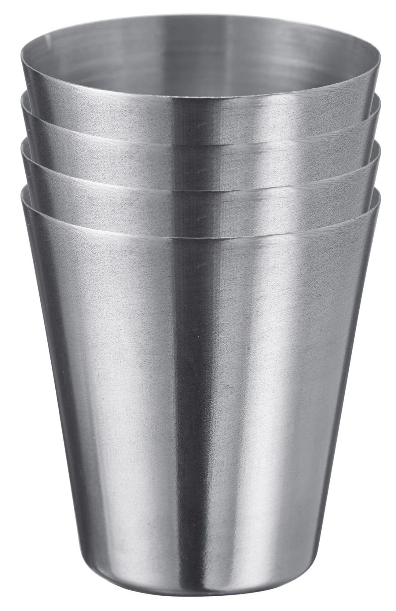 Entdecken Sie das 4er Set Mini Becher Mendo von Westmark. Diese eleganten 30ml Glasbecher sind ideal für Aperitifs, Shots und Desserts. Platzsparend, spülmaschinenfest und geschmacksneutral – perfekt für jeden Anlass!