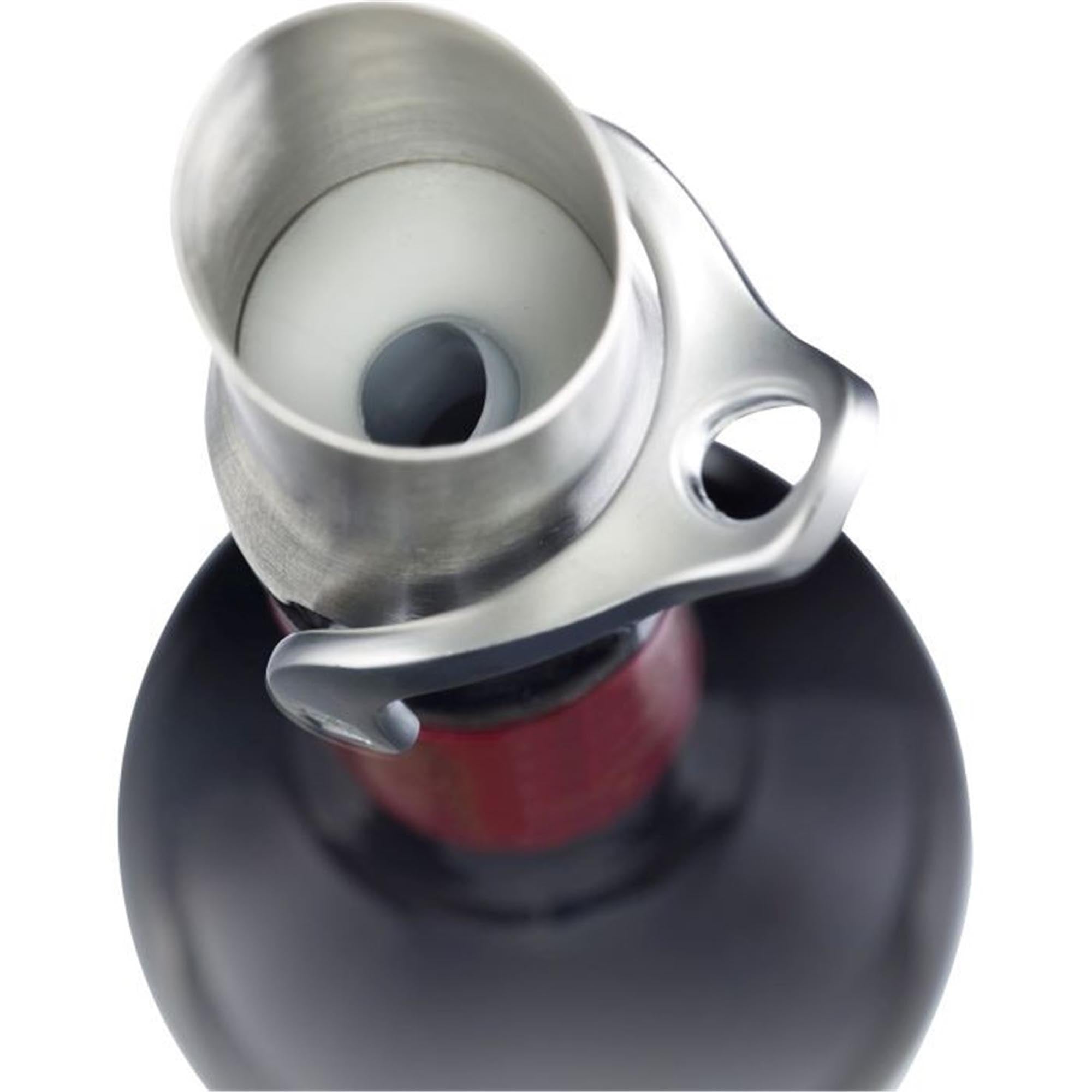 Praktischer Ausgiesser mit Verschluss, ideal für präzises Dosieren von Flüssigkeiten, hochwertig und stilvoll von Westmark.