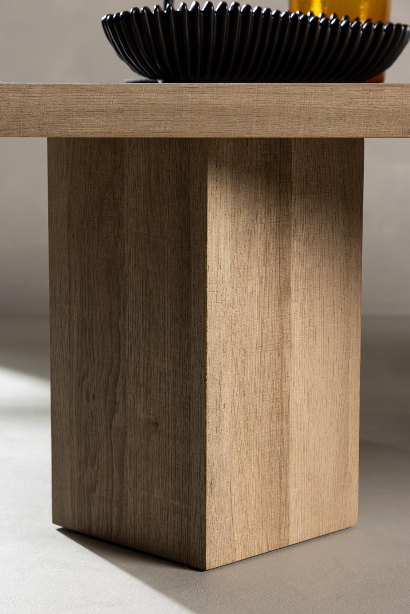 Lillehammer Couchtisch: Stilvoller Tisch aus MDF mit natürlicher Holzoberfläche, perfekt für ein entspanntes und modernes Ambiente. Maße: 140x80x40 cm.