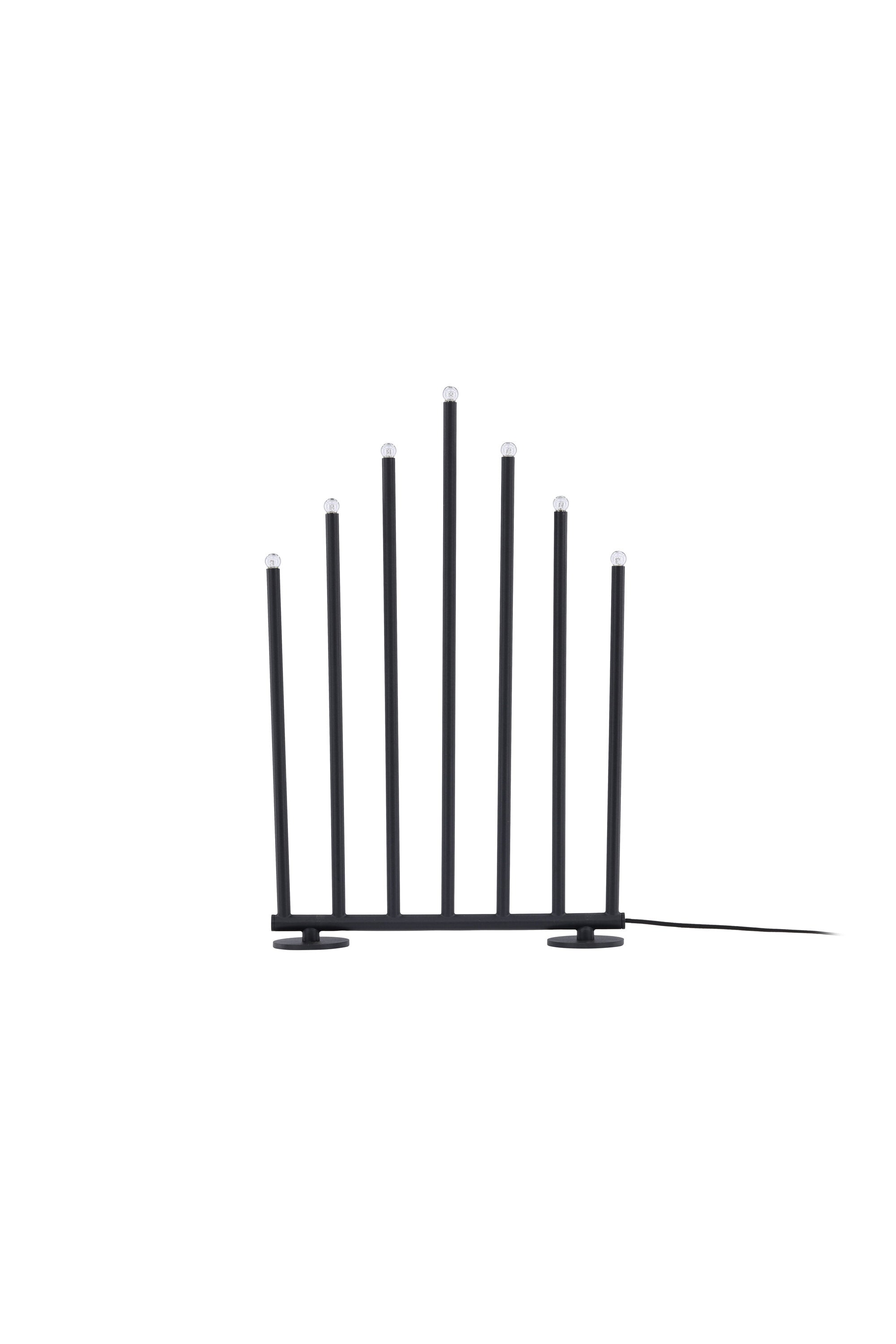 Björnfjället Tischlampe in Schwarz präsentiert im Onlineshop von KAQTU Design AG. Weihnachtszubehör ist von Venture Home