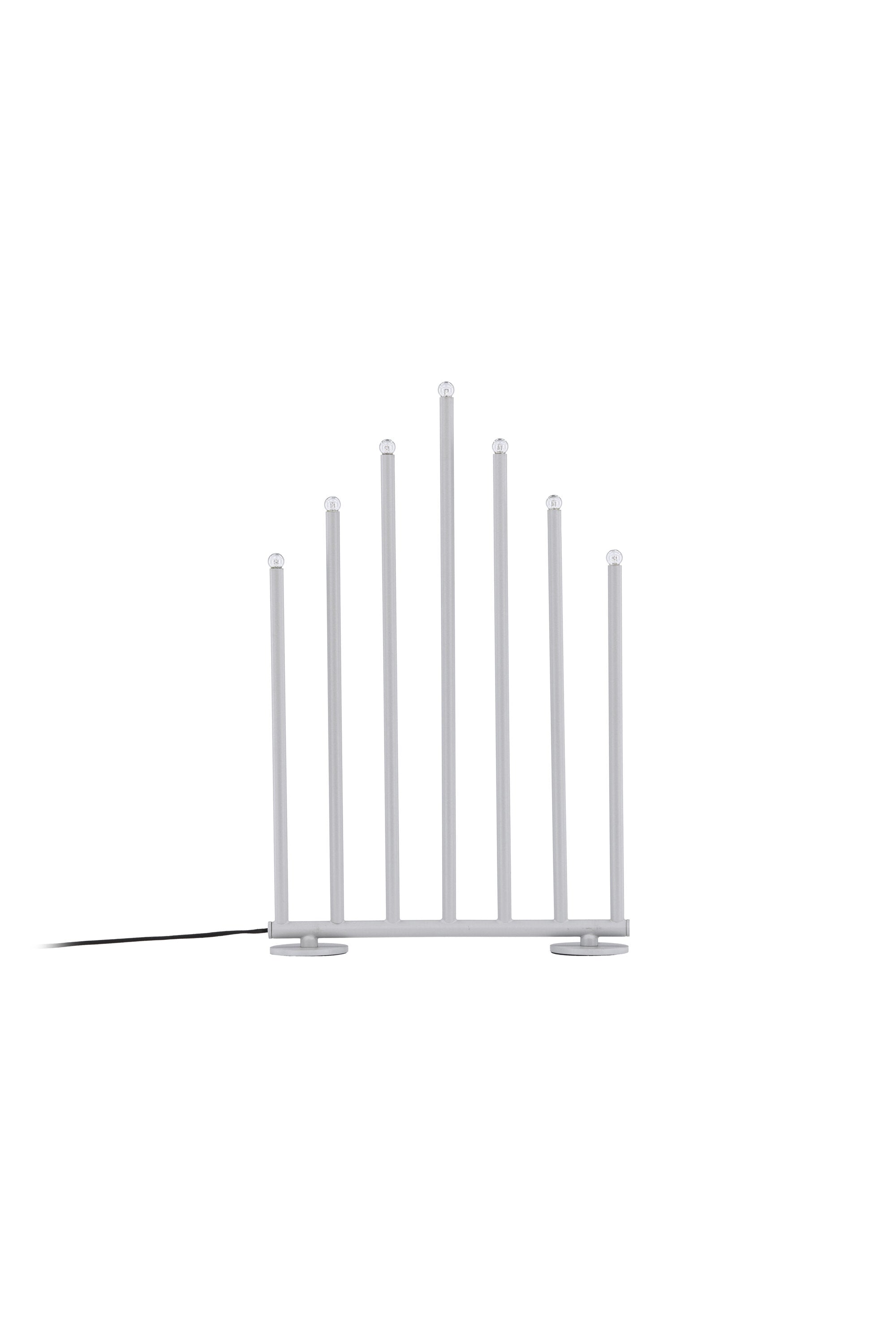 Björnfjället Tischlampe in Silber präsentiert im Onlineshop von KAQTU Design AG. Weihnachtszubehör ist von Venture Home