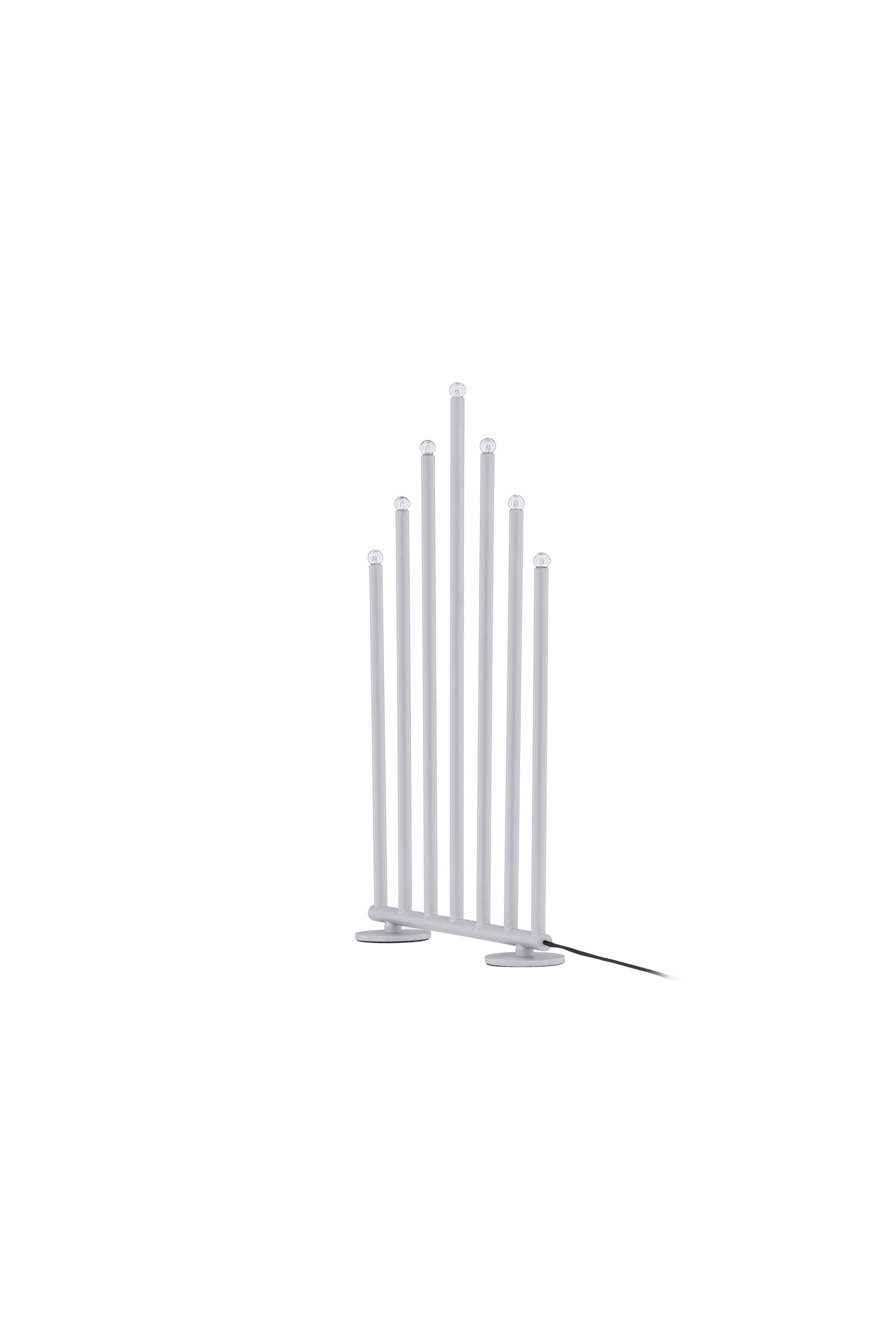 Björnfjället Tischlampe in Silber präsentiert im Onlineshop von KAQTU Design AG. Weihnachtszubehör ist von Venture Home