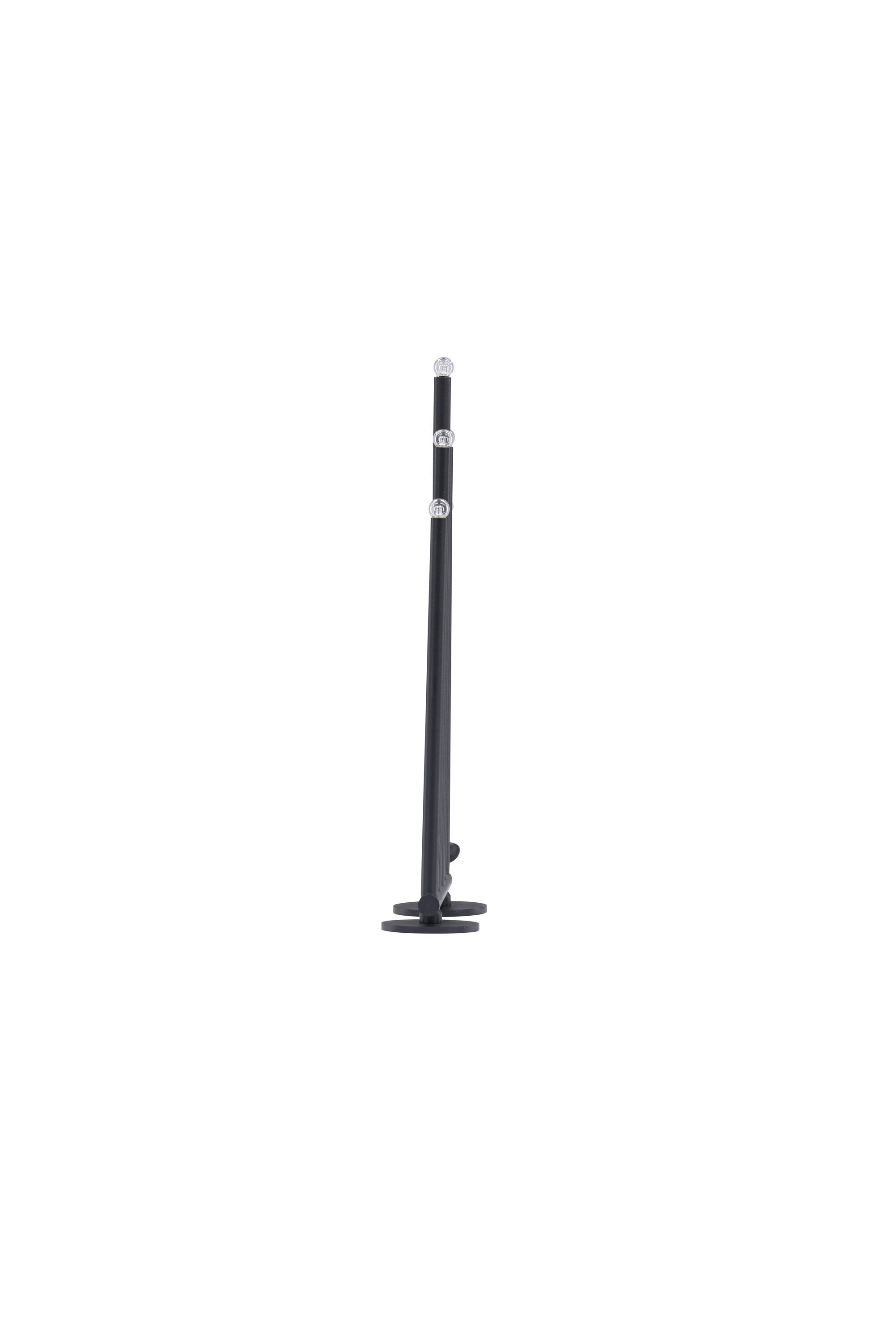 Björnfjället Tischlampe in Schwarz präsentiert im Onlineshop von KAQTU Design AG. Weihnachtszubehör ist von Venture Home