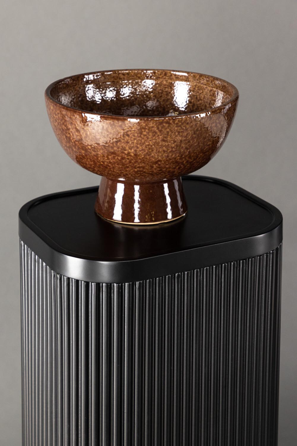 Lenox Beistelltisch in Schwarz präsentiert im Onlineshop von KAQTU Design AG. Beistelltisch ist von Venture Home