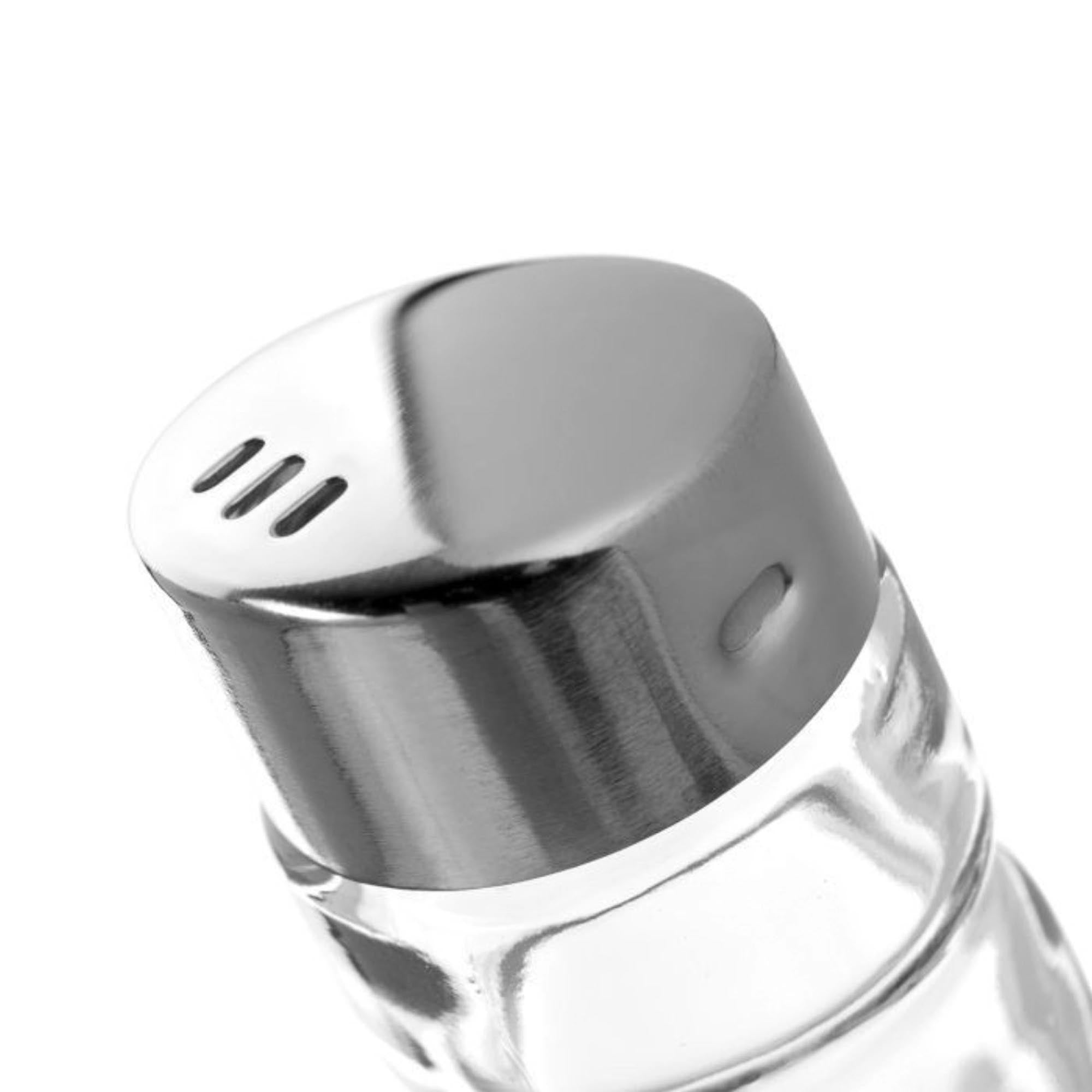 Der Universalstreuer Wien von Westmark eignet sich perfekt zum Dosieren von Zucker, Mehl oder Gewürzen in der Küche.