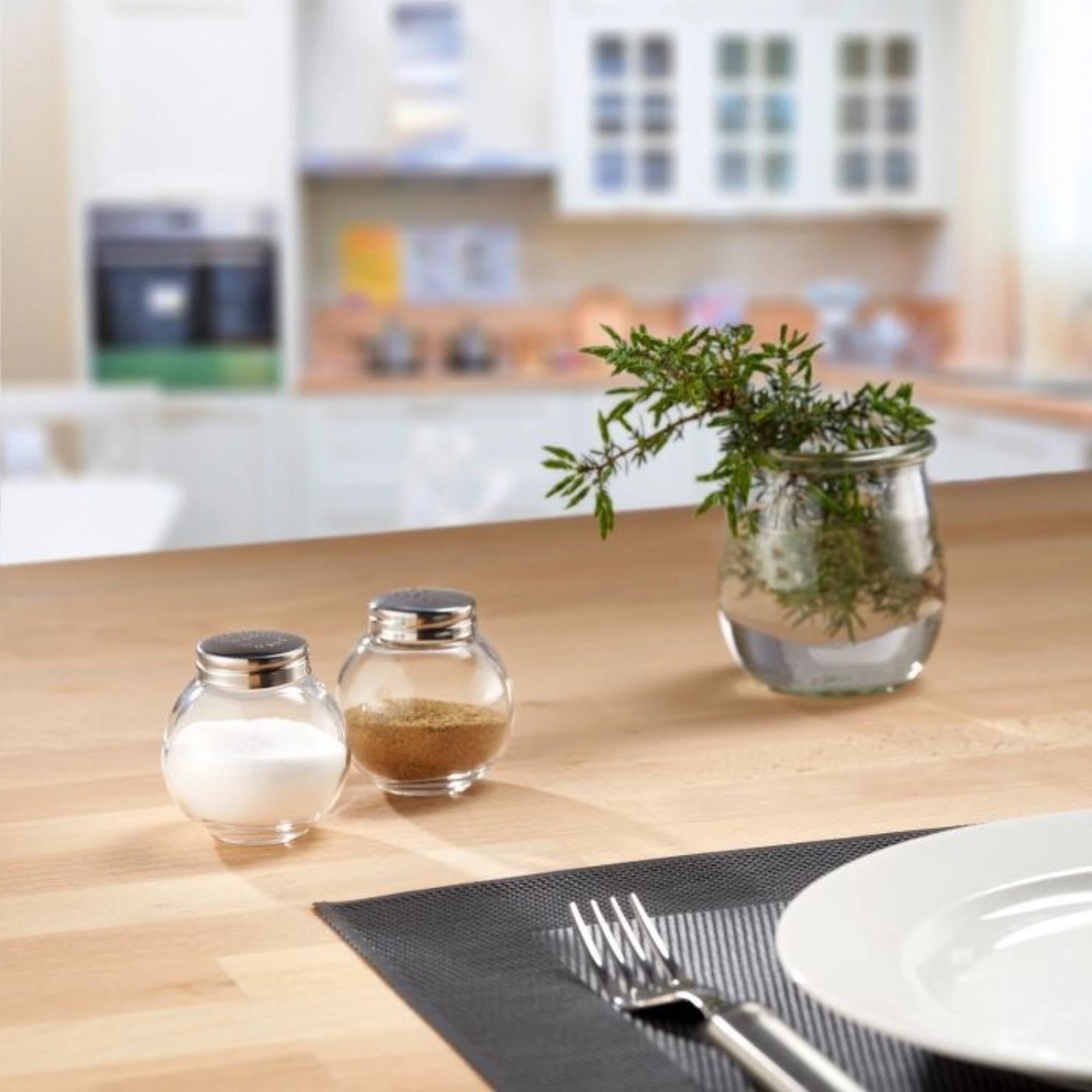 Elegantes 2-teiliges Set Salz- und Pfefferstreuer Roma von Westmark, ideal für stilvolles Würzen und ein modernes Tischdesign.