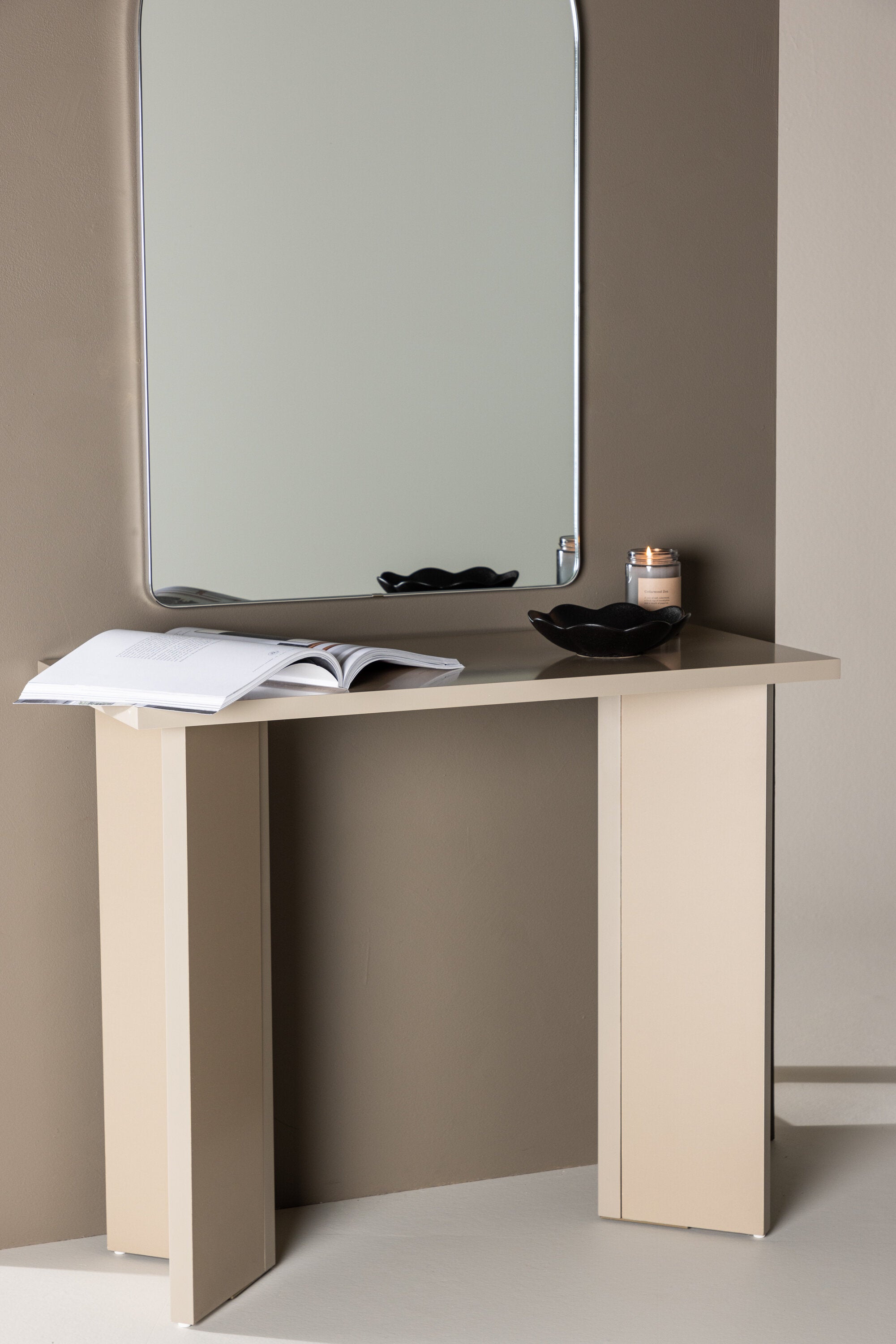 Kristiansund Desk in Beige präsentiert im Onlineshop von KAQTU Design AG. Schreibtisch ist von Vind