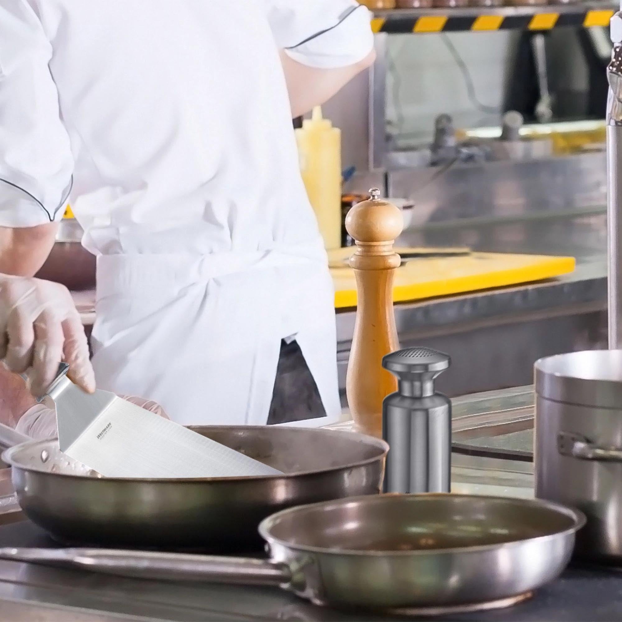 Robuster Salzstreuer aus Edelstahl, 500ml, perfekt für die Gastronomie. Praktisches Design, langlebig und hochwertig von Westmark.