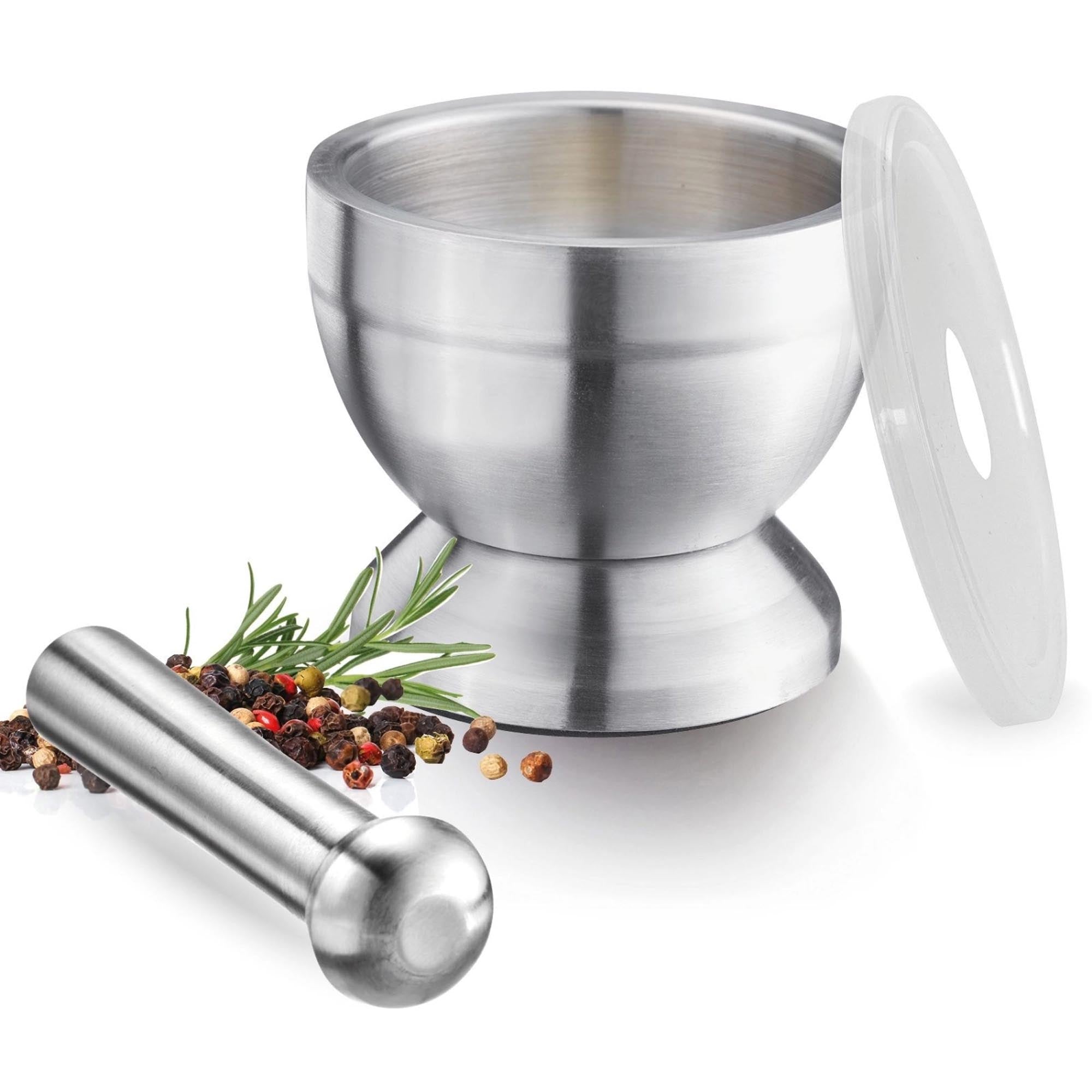Robuster Edelstahl-Mörser mit Deckel von Westmark, perfekt zum Mahlen und Zerkleinern von Kräutern und Gewürzen in der Küche.