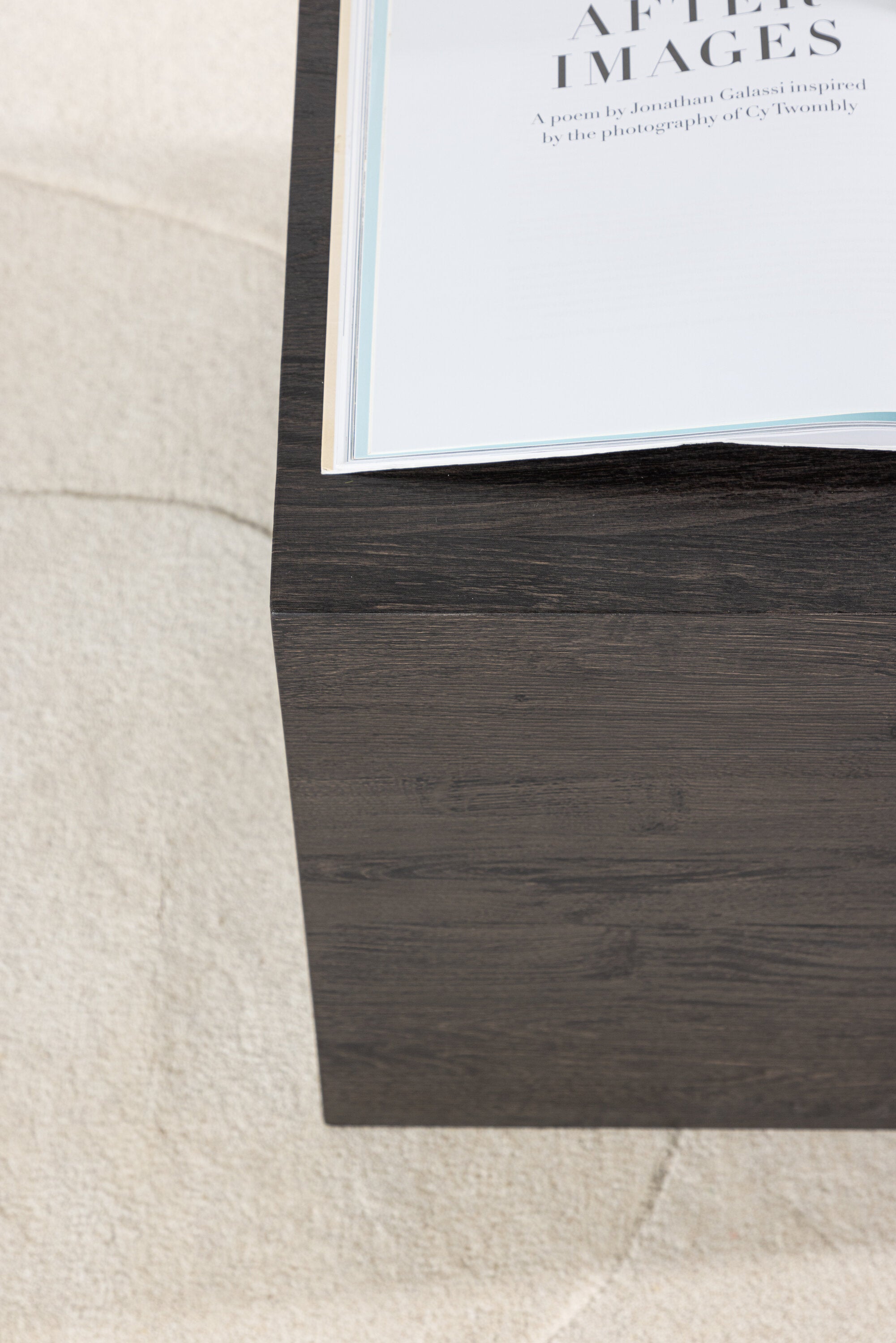 York Coffee Tisch Low in Mokka präsentiert im Onlineshop von KAQTU Design AG. Beistelltisch ist von Venture Home