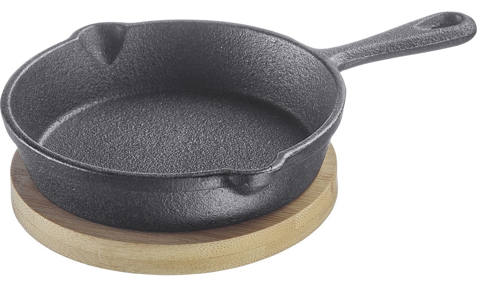 Kompakte gusseiserne Pfanne von Westmark, ideal für Tapas und kleine Gerichte, langlebig und hitzebeständig, 125ml Volumen.