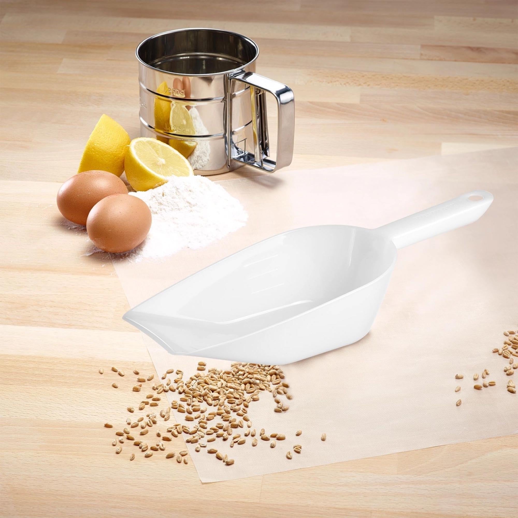 Die Halvar Kunststoffschaufel von Westmark, 800ml, ist vielseitig einsetzbar und ideal für Küche und Haushalt.