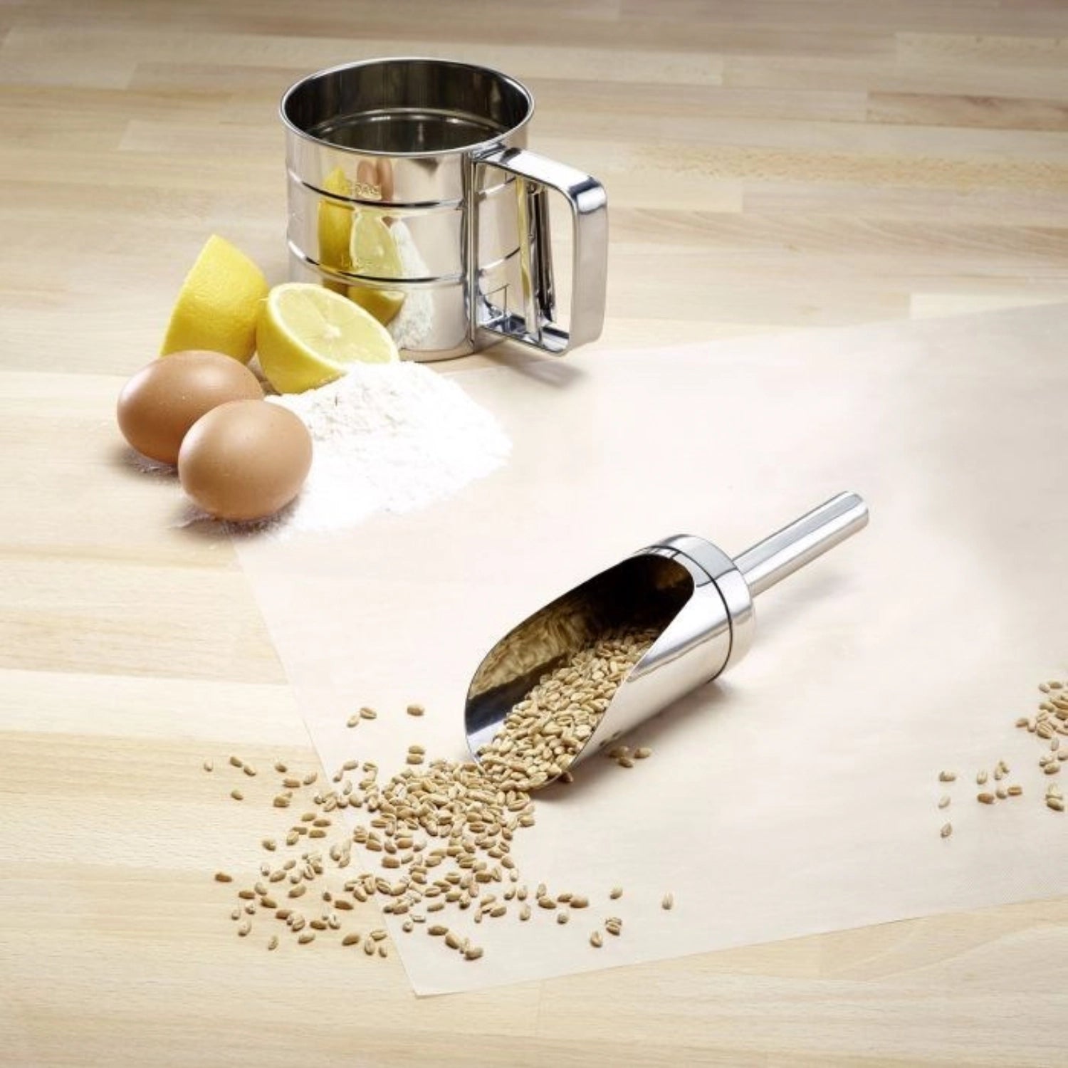 Erleben Sie die praktische Abfüllschaufel von Westmark aus robustem Edelstahl (120ml) – perfekt für präzise Portionierungen von trockenen Zutaten. Langlebig, leicht zu reinigen und ergonomisch!