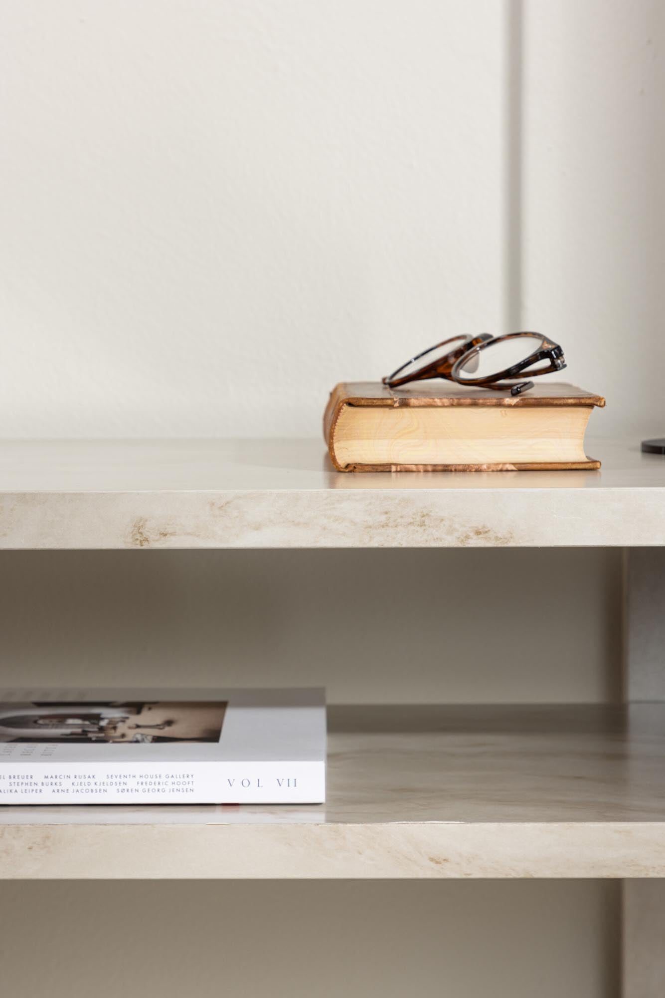 Ålesund TV-Ständer: Skandinavisches Design trifft auf Funktionalität.