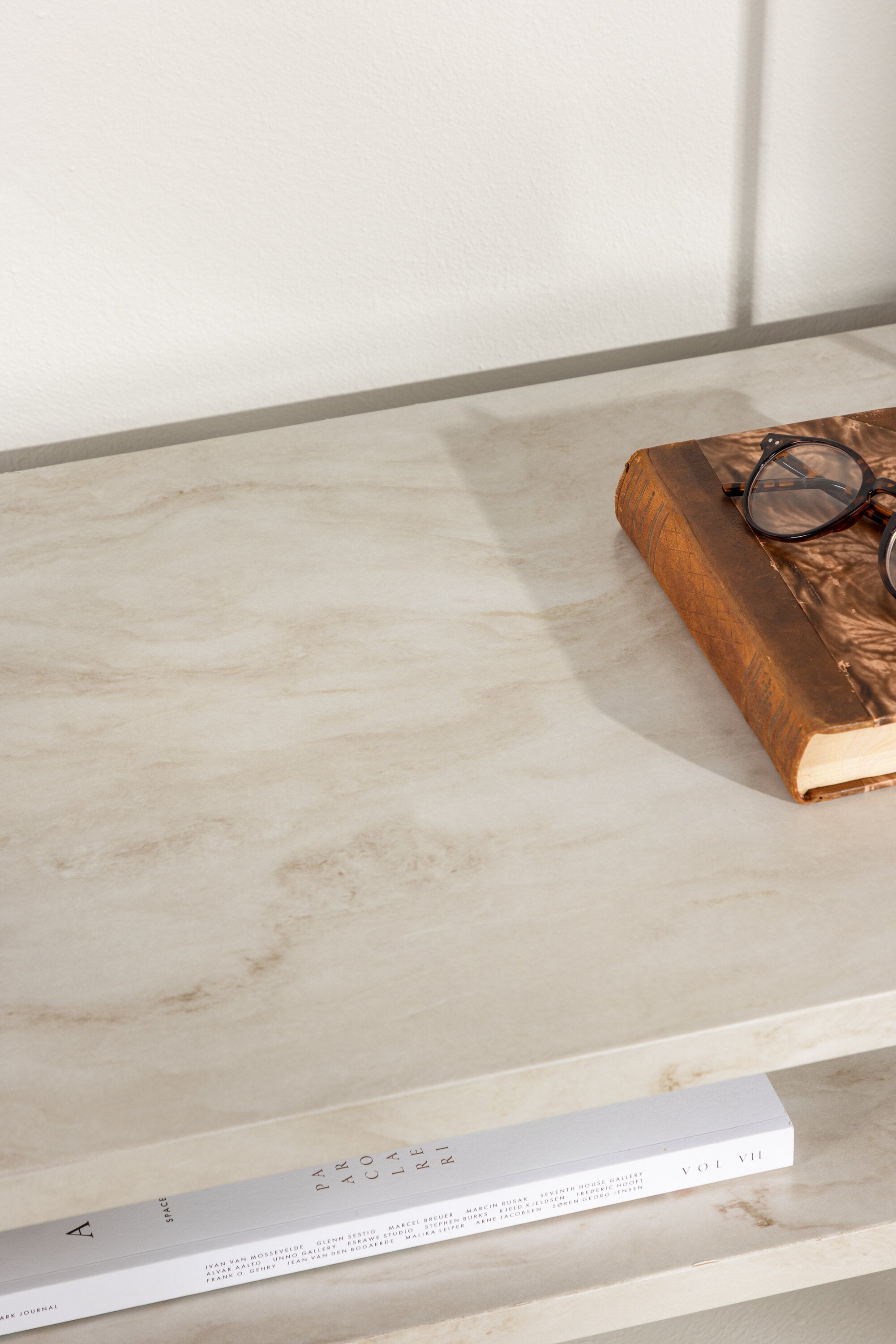 Ålesund TV Ständer in Beige präsentiert im Onlineshop von KAQTU Design AG. TV-Möbel ist von Venture Home