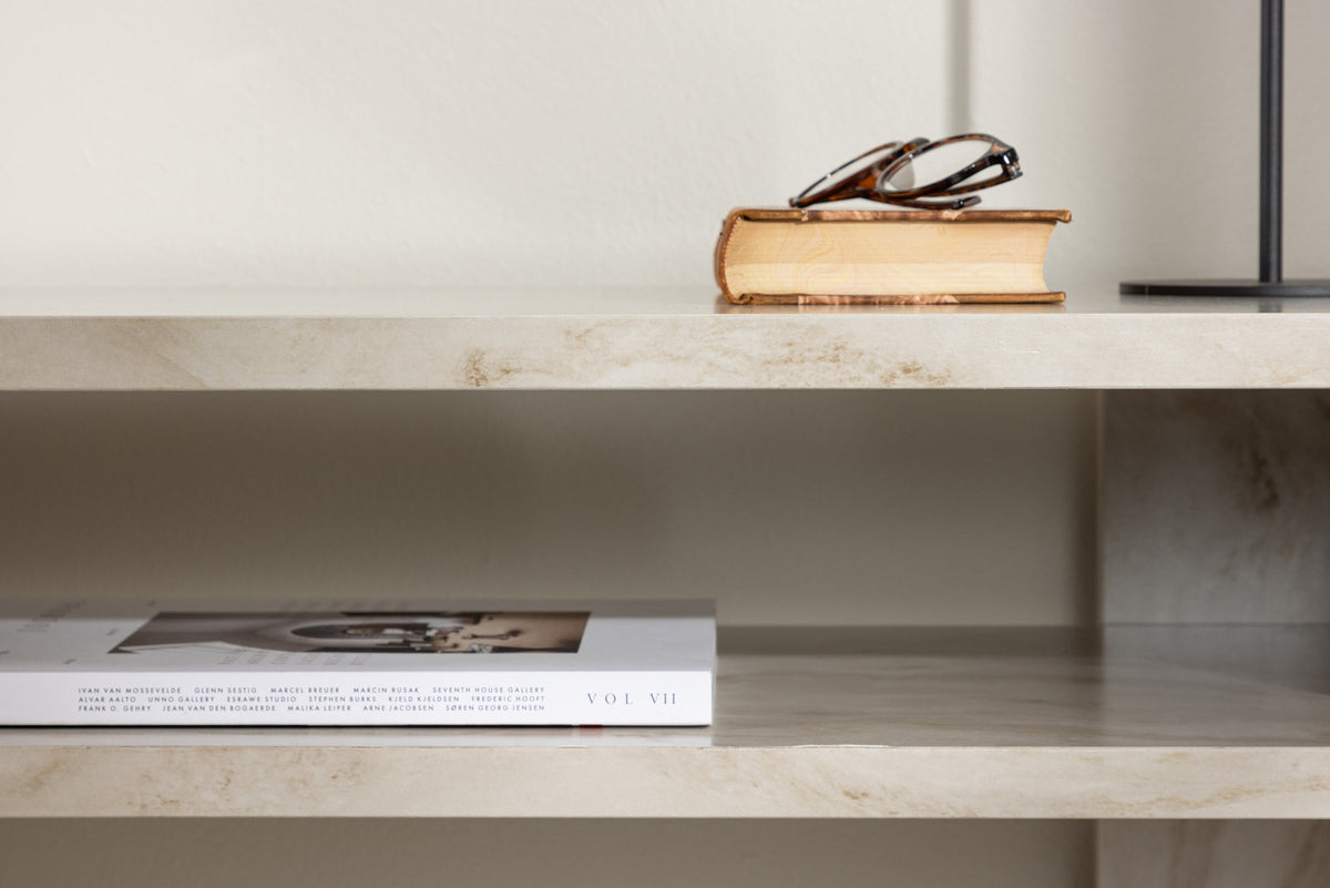 Ålesund TV Ständer in Beige präsentiert im Onlineshop von KAQTU Design AG. TV-Möbel ist von Venture Home