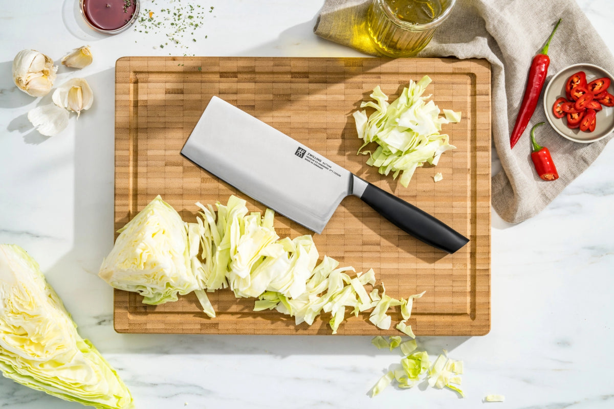 All Star Chin. Kochmesser 180 in Schwarz präsentiert im Onlineshop von KAQTU Design AG. Küchenmesser ist von Zwilling Kitchen