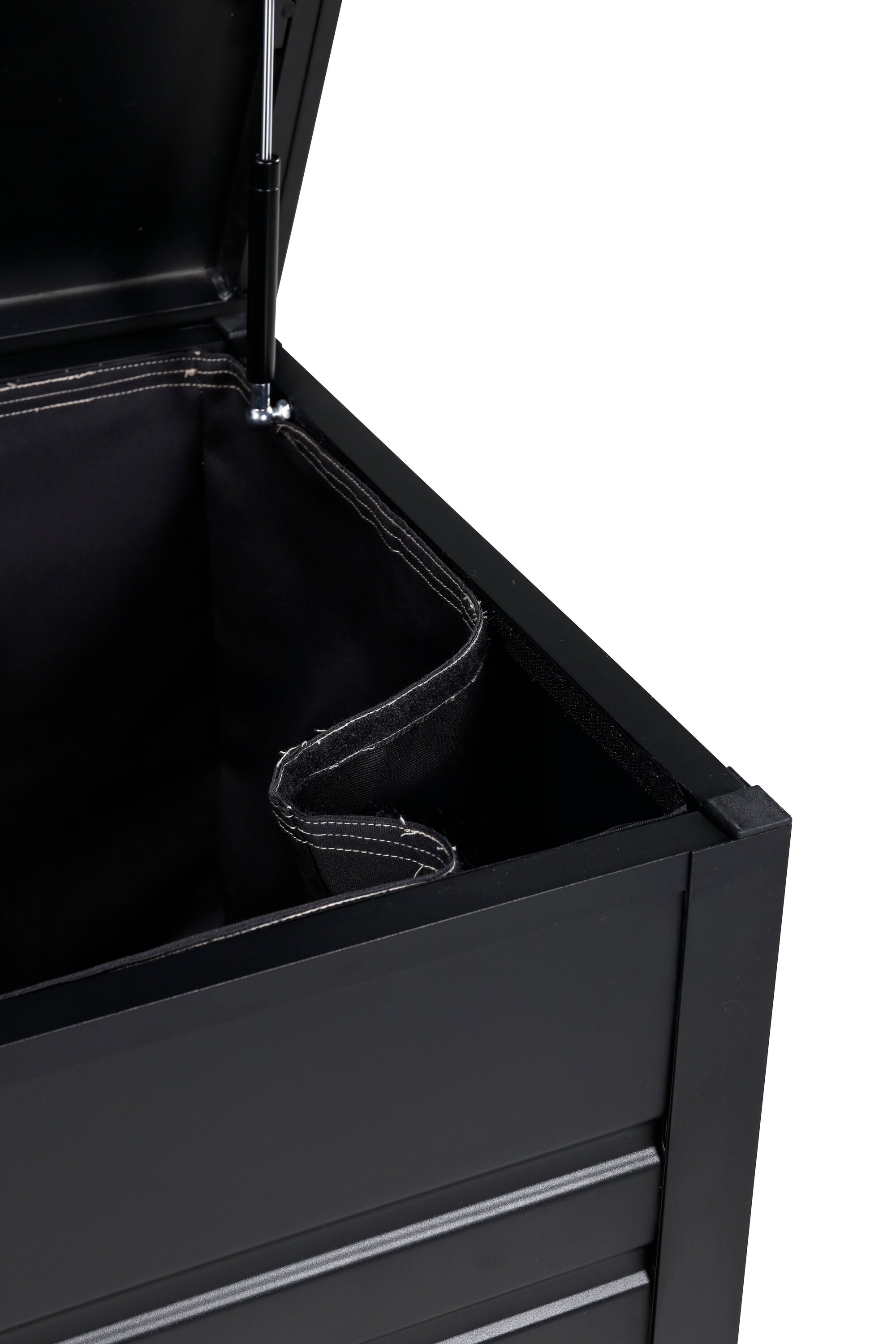 Die Elsa Kissenbox von Venture Home kombiniert modernes Design mit praktischer Aufbewahrung für Kissen und Gartenaccessoires.