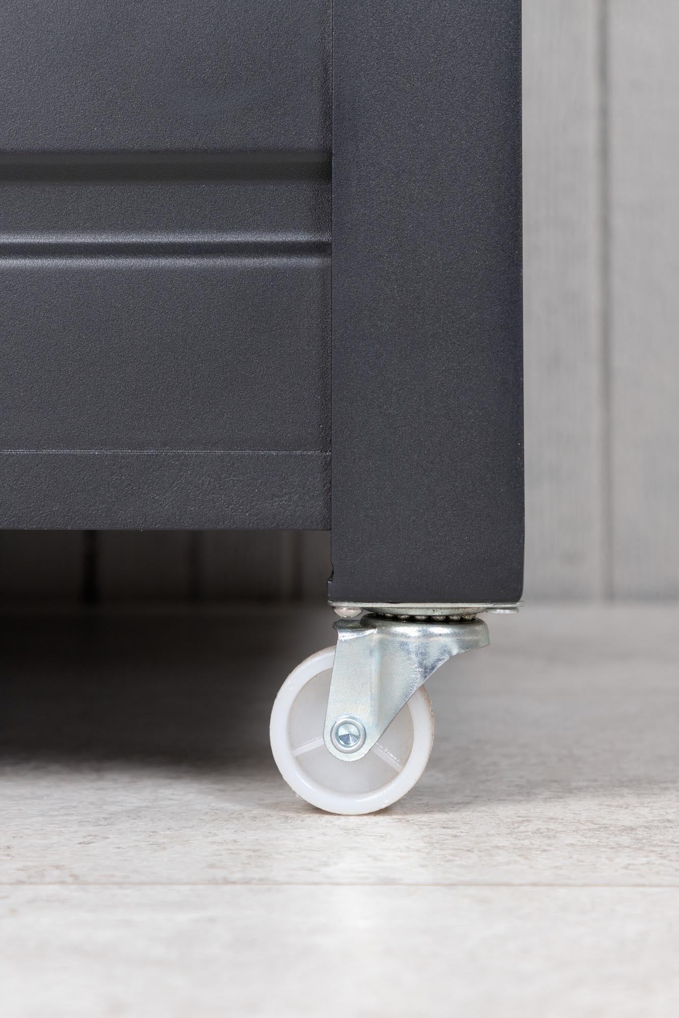 Die Elsa Kissenbox von Venture Home bietet stilvolle und praktische Aufbewahrung für Kissen und Gartenaccessoires im Aussenbereich.