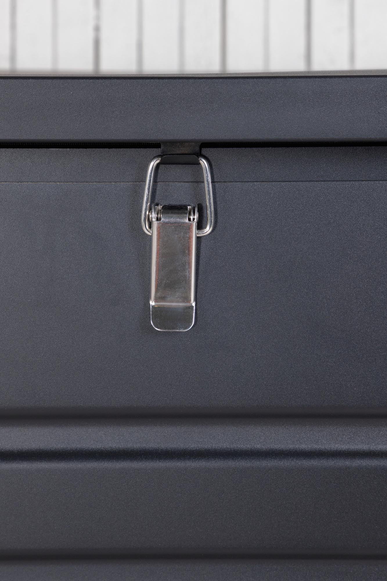 Tiana Kissenbox in Black präsentiert im Onlineshop von KAQTU Design AG. Outdoor Zubehör ist von Venture Home