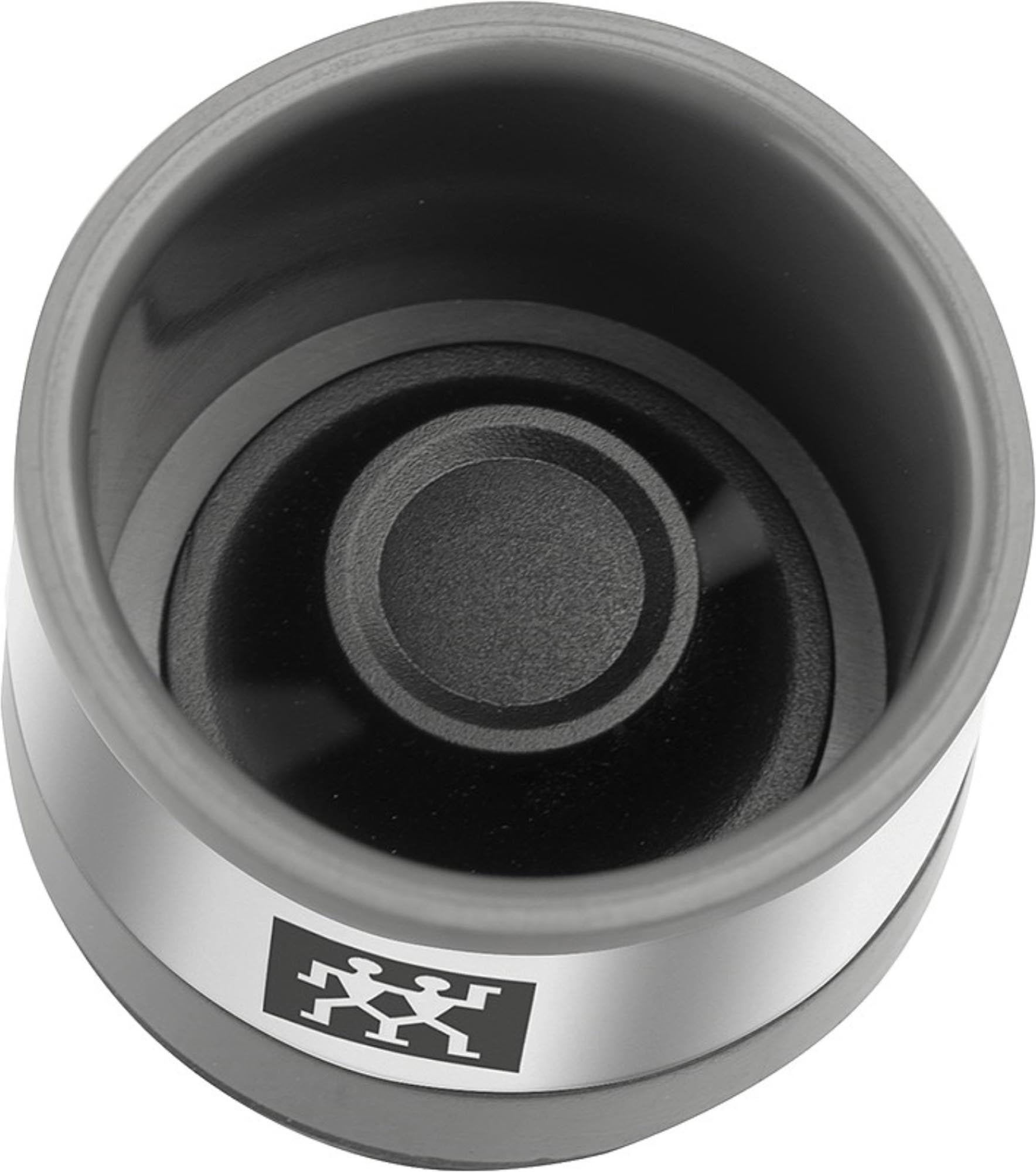 Eleganter grauer Vakuum-Weinverschluss von Zwilling Kitchen, 3x3x4 cm, hält Wein länger frisch und bewahrt das volle Aroma.