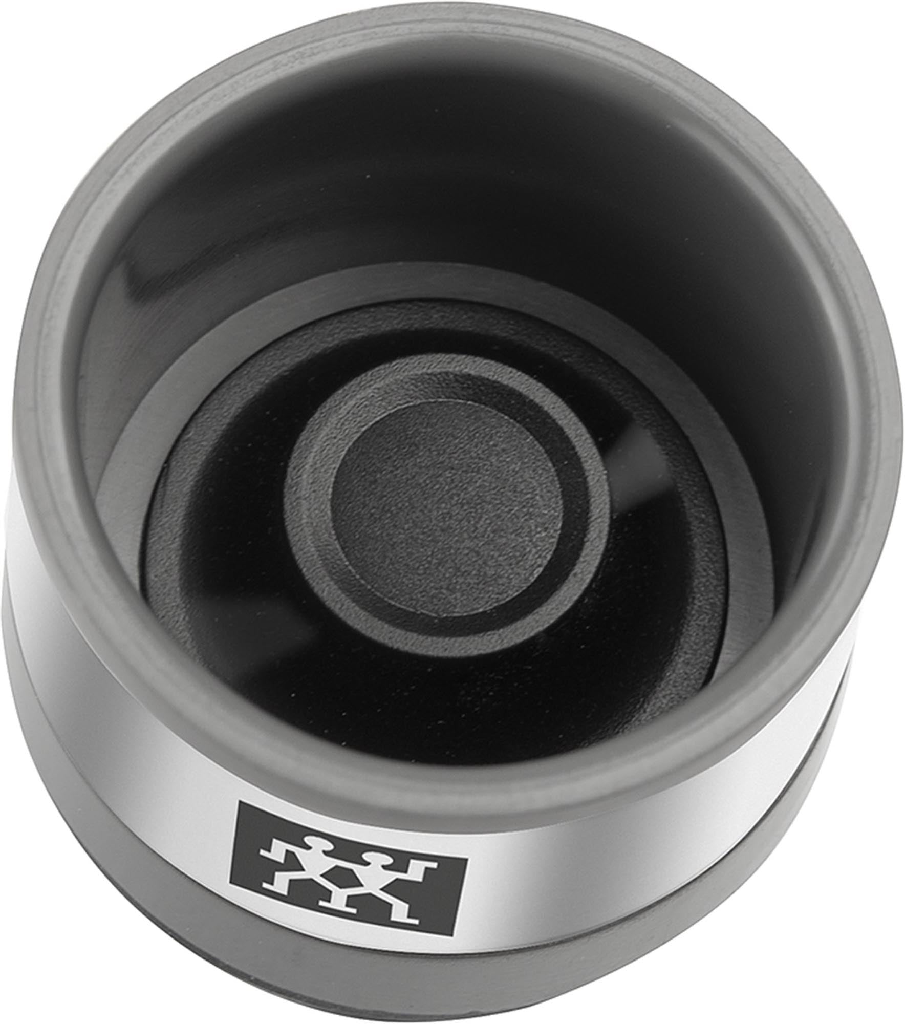 Praktischer Vakuum-Weinverschluss von Zwilling Kitchen, 3-teilig, in elegantem Grau, hält Wein länger frisch, Masse: 3x3x4 cm.