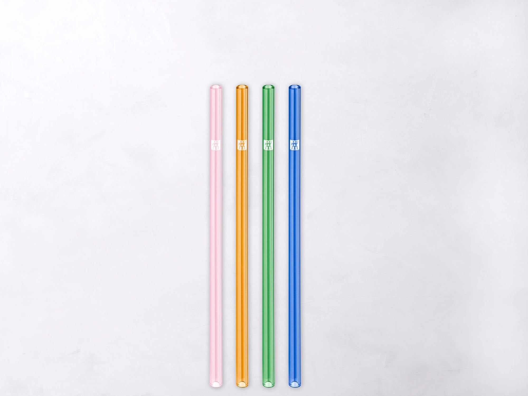 Farbiges 4er Set Glasstrohhalme von Zwilling, 23cm, Ø9mm, inkl. Bürste. Robust, hitzebeständig, umweltfreundlich, stilvoll.