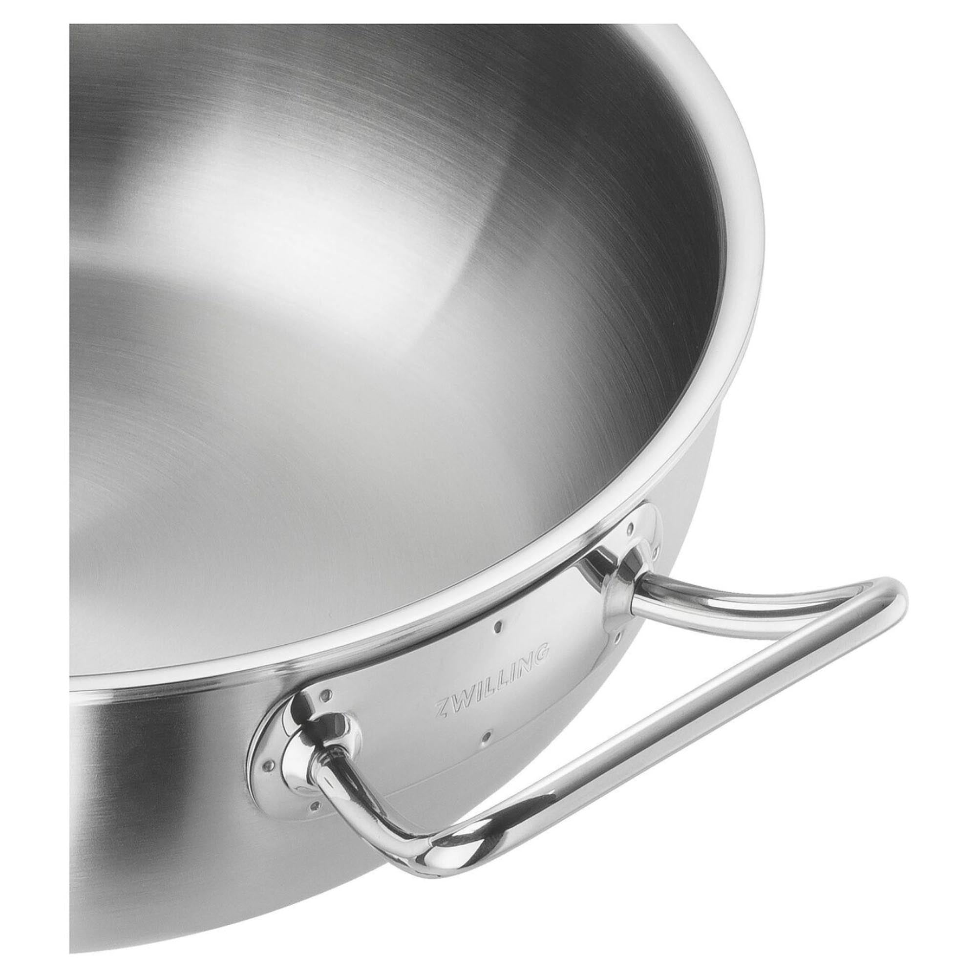 Entdecken Sie den ZWILLING Pro Wok, 30 cm: Robuster Edelstahl für perfekte Wokgerichte, optimale Wärmeleitung und vielseitige Kochmöglichkeiten.