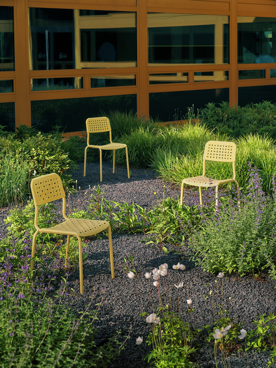 Tube TU04P - Stuhl 4-Bein-Gestell in Ziegelrot präsentiert im Onlineshop von KAQTU Design AG. Gartenstuhl ist von Mdd